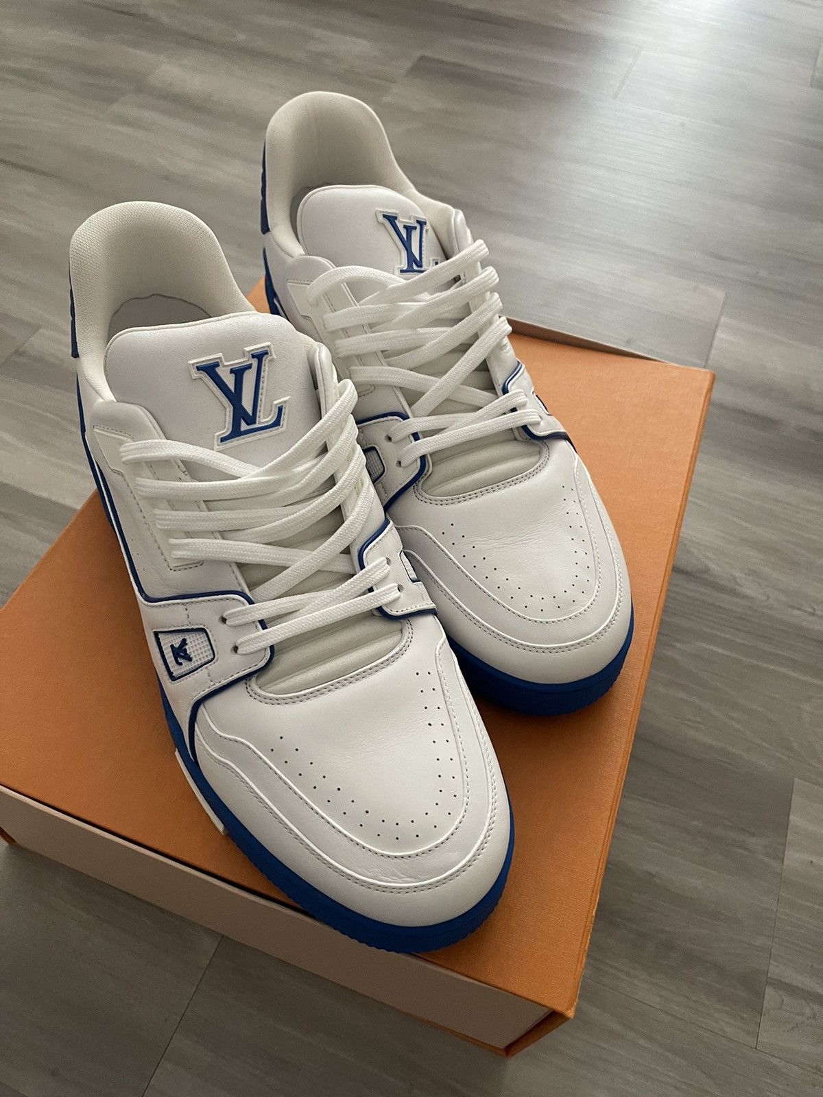 Louis Vuitton 2021 Louis Vuitton Trainer Low 'Signature - White Blue' Size US 11 / EU 44 - 7 Thumbnail