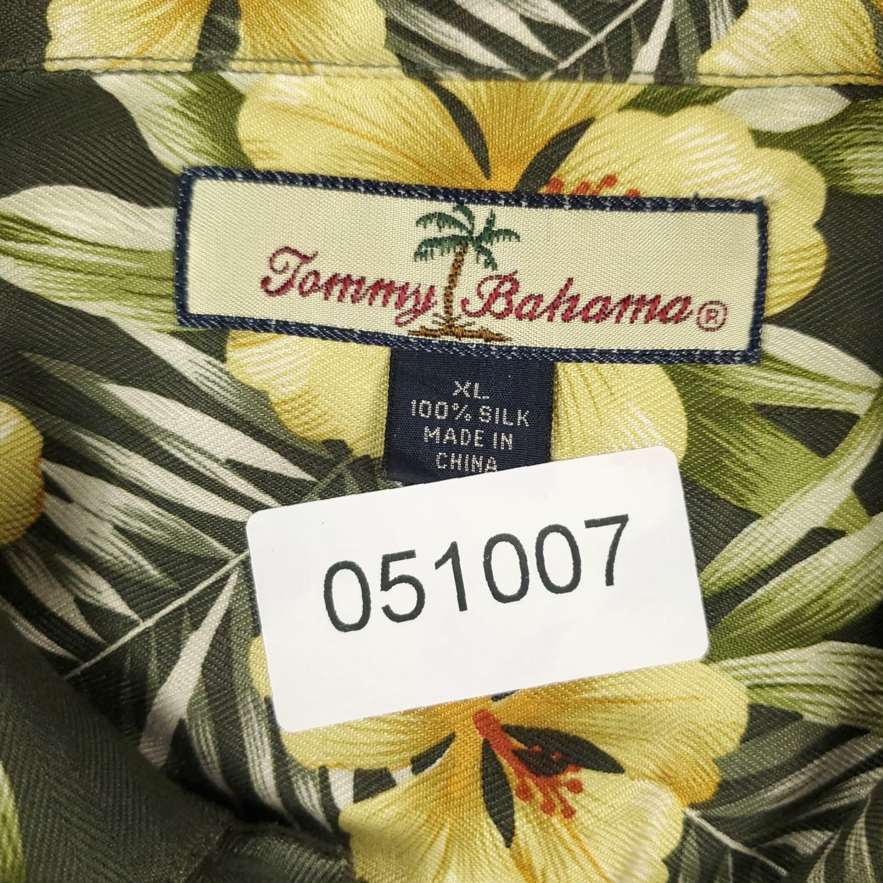 Tommy Bahama Tommy Bahama Shirt Mens XL Green Floral Hawaiian Button-Up Short Sleeve Size US XL / EU 56 / 4 - 6 Thumbnail