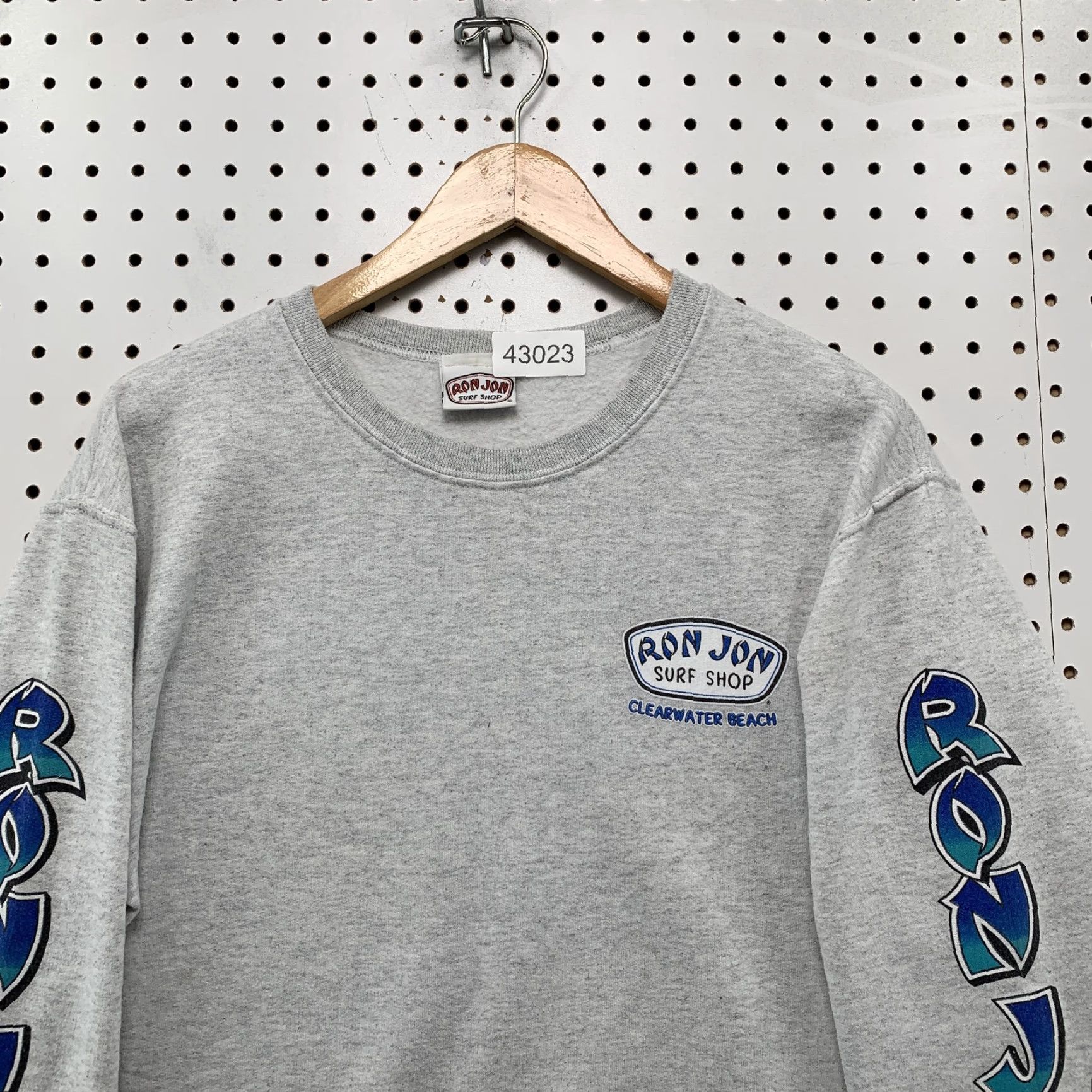 Ron Jon Surf Shop VINTAGE Ron Jon Surf Shop Sweatshirt Gray Mens M Adult Medium Crew Neck Fleece Beach Graphic Print 90s Mens Size US M / EU 48-50 / 2 - 3 Thumbnail