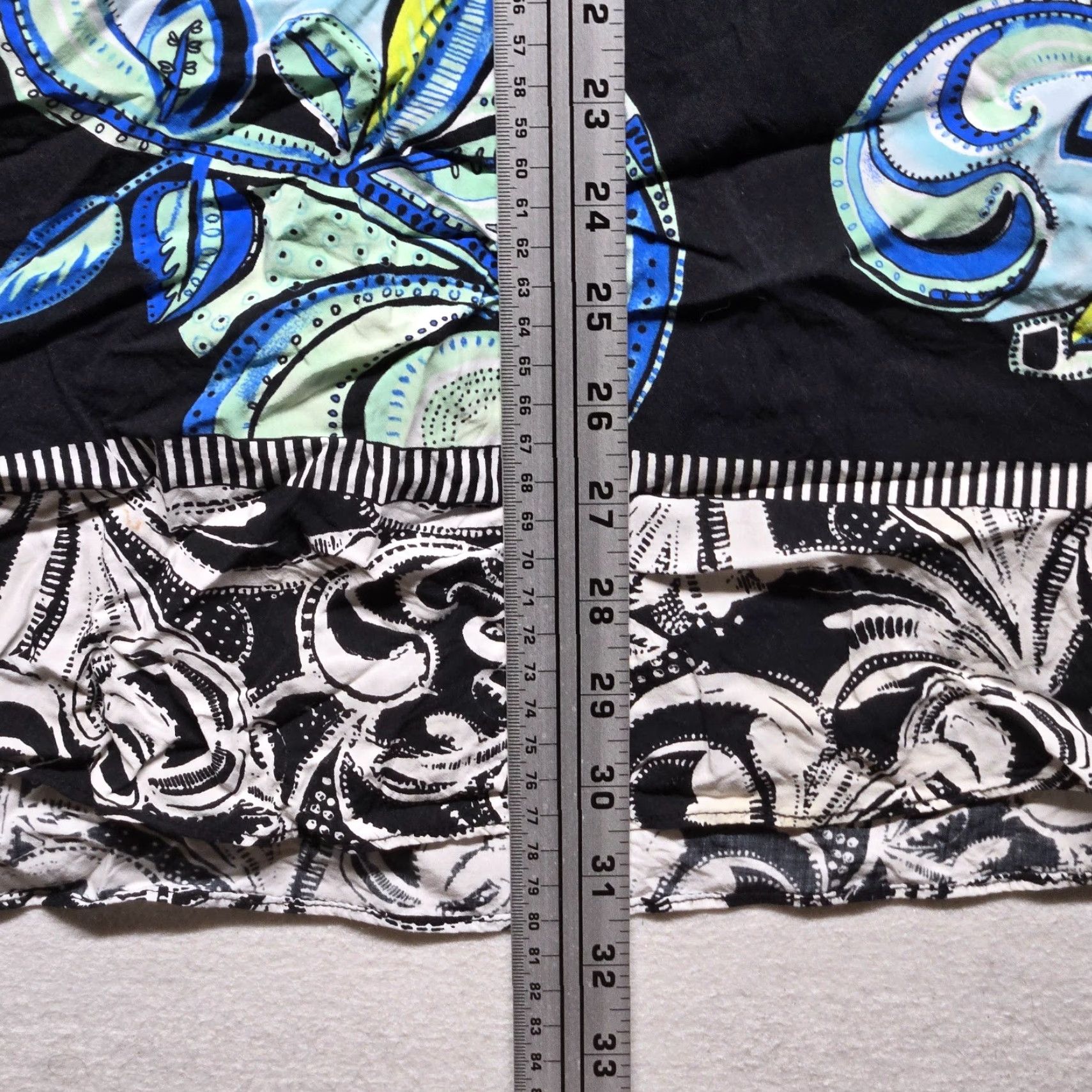Vintage Kaari Blue Shirt Adult Women's Size 16 Blue Paisley V-Neck 3/4 Sleeve Tunic Womens Size XXL / US 16-18 / IT 52-54 - 7 Thumbnail
