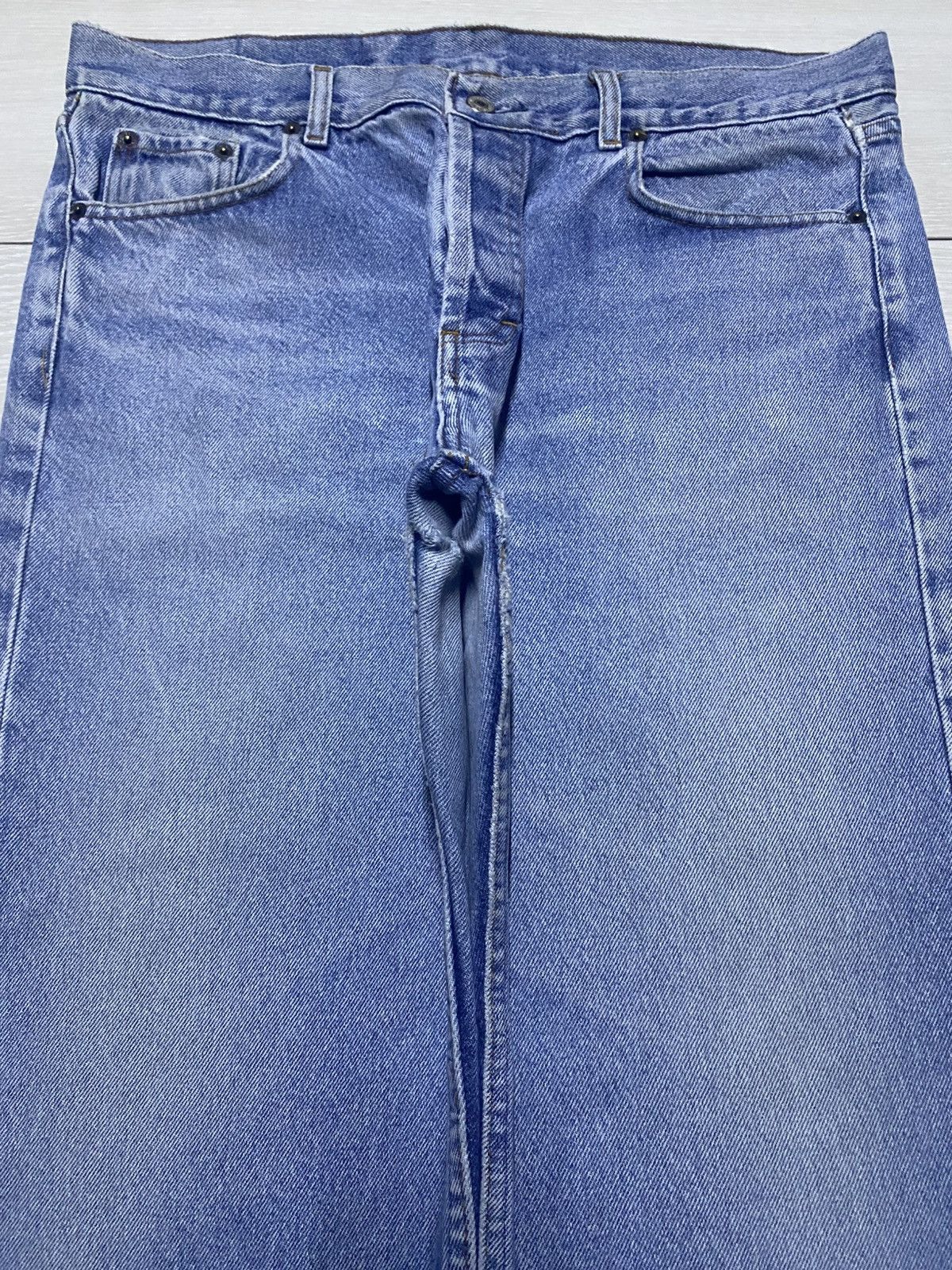 Levi's Vintage Levis 501 Big E Light Wash Y2K Jeans Size US 35 - 3 Thumbnail