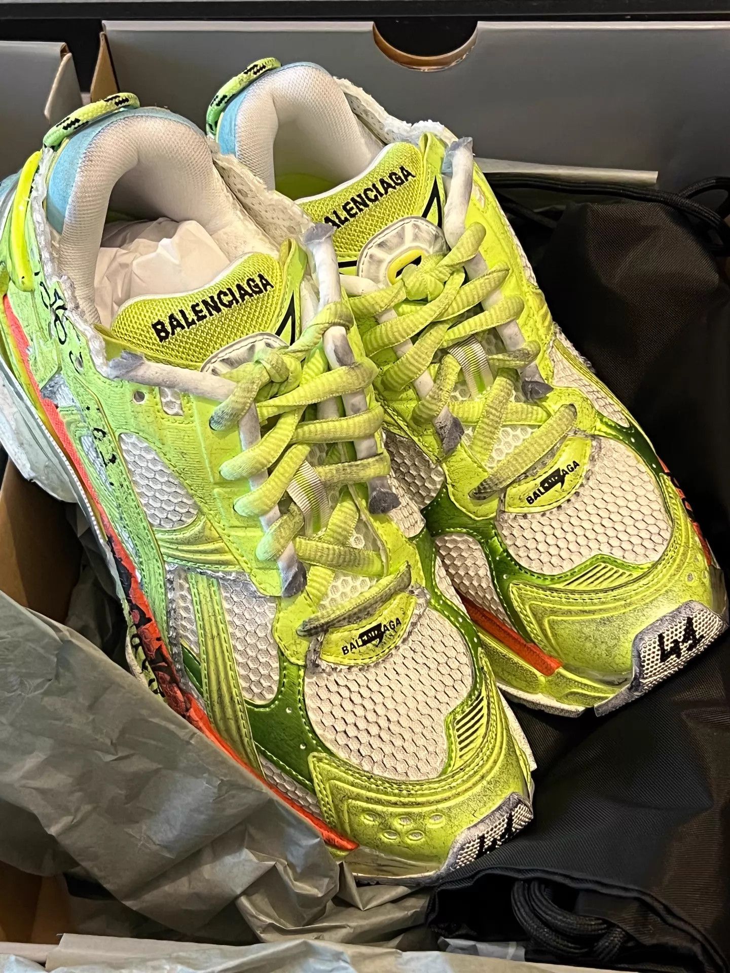 Balenciaga Balenciaga Runner Men's Low-Top Distressed Fluo Green Sneakers Size US 7 / EU 40 - 4 Thumbnail