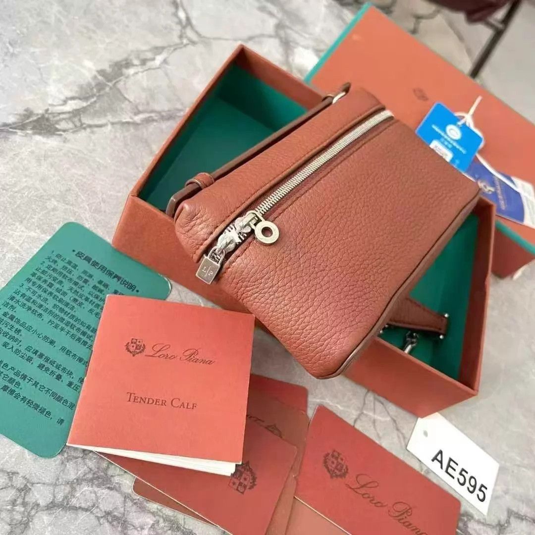 Loro Piana Loro Piana L15mini extra pocket Camel Near New Size ONE SIZE - 4 Thumbnail