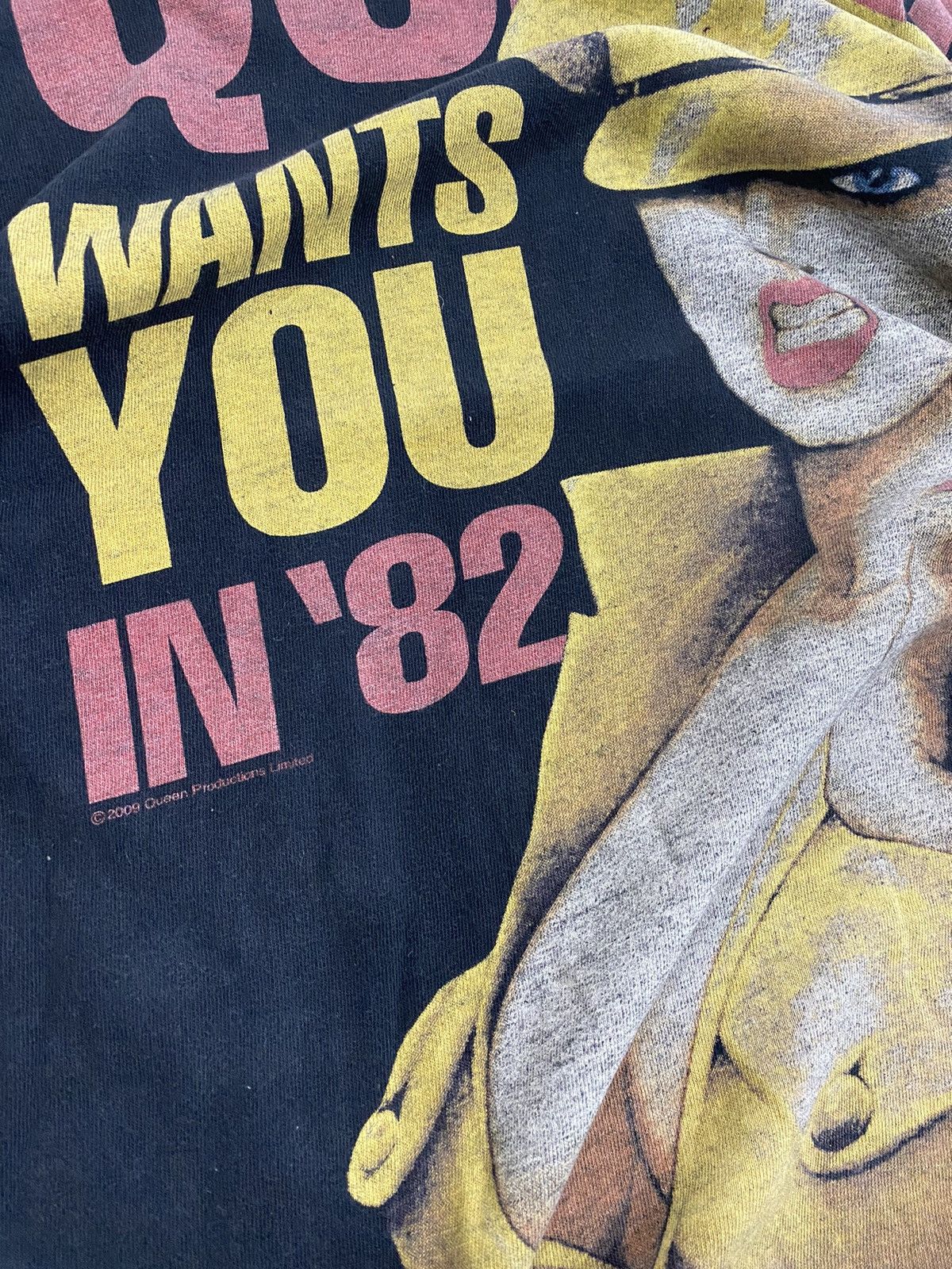 Band Tees × Vintage Vintage Queen band Y2K : Queen Wants You in 82 Hot Space T Size US L / EU 52-54 / 3 - 5 Thumbnail