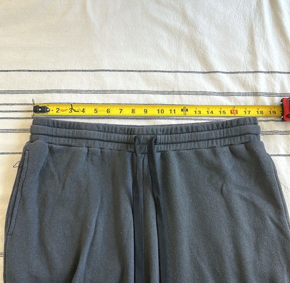 R13 Logo short. XL Size US 34 / EU 50 - 11 Thumbnail