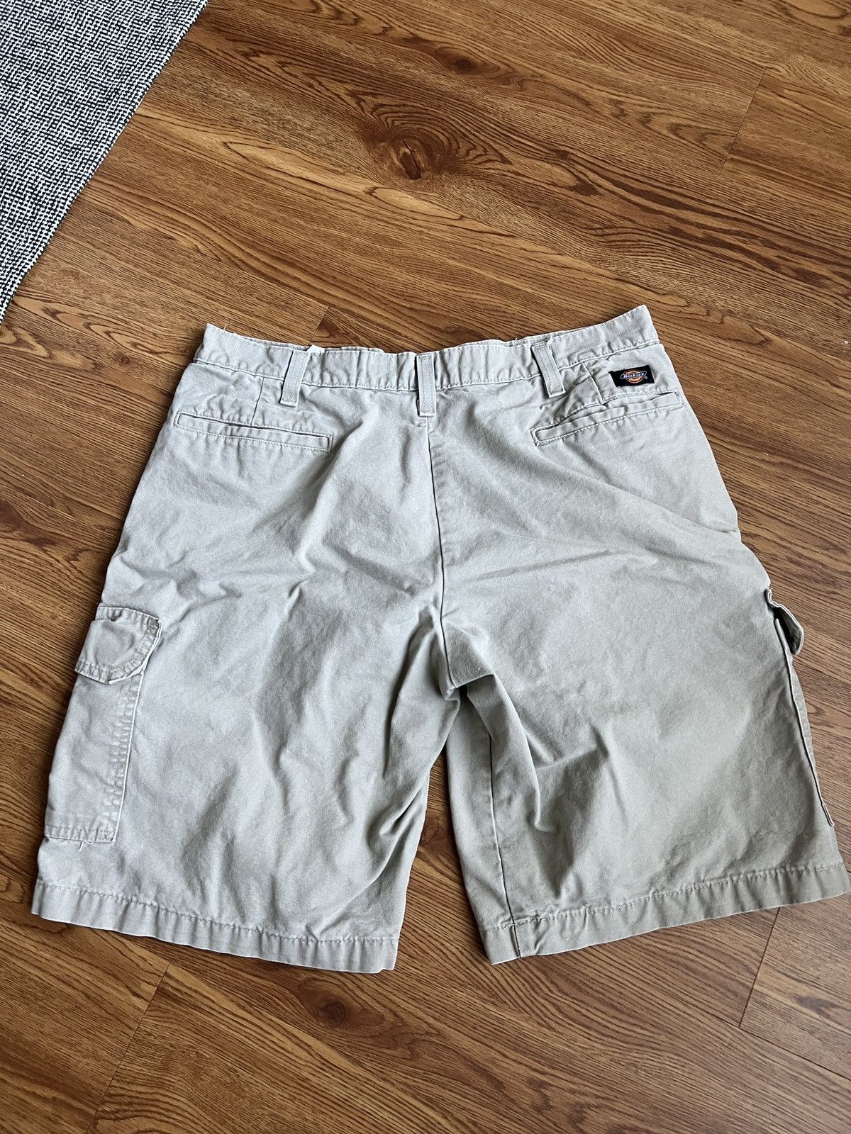 Dickies × Vintage Vintage Dickies Khaki Cargo Shorts Size US 34 / EU 50 - 1 Thumbnail