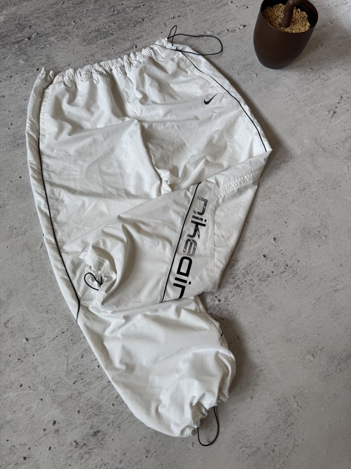 Nike × Vintage NIKE NYLON VINTAGE Y2K OVERSIZE BAGGY FIT PANTS SWEATPANTS Size US 34 / EU 50 - 1 Thumbnail