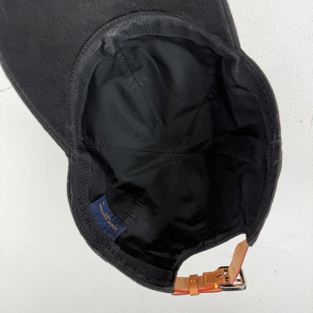 Louis Vuitton Louis Vuitton Black Monogram Hat Size ONE SIZE - 5 Thumbnail