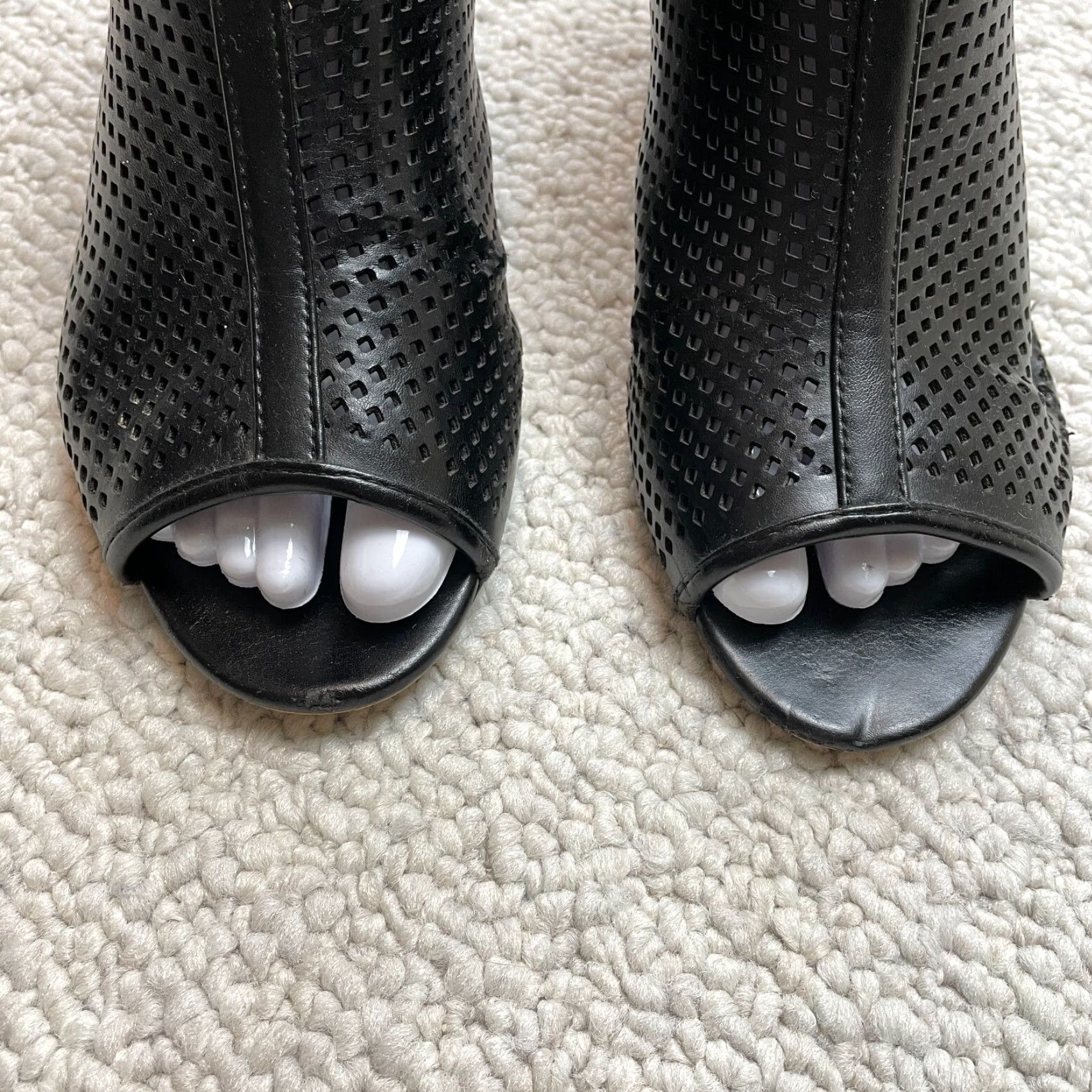 Merona Merona Faux Leather Heel Women Slingback Black 10 High Block Perforated Almond Toe Women's Shoe Comfort Formal Workwear Party/Cocktail Size US 10 / IT 40 - 5 Thumbnail