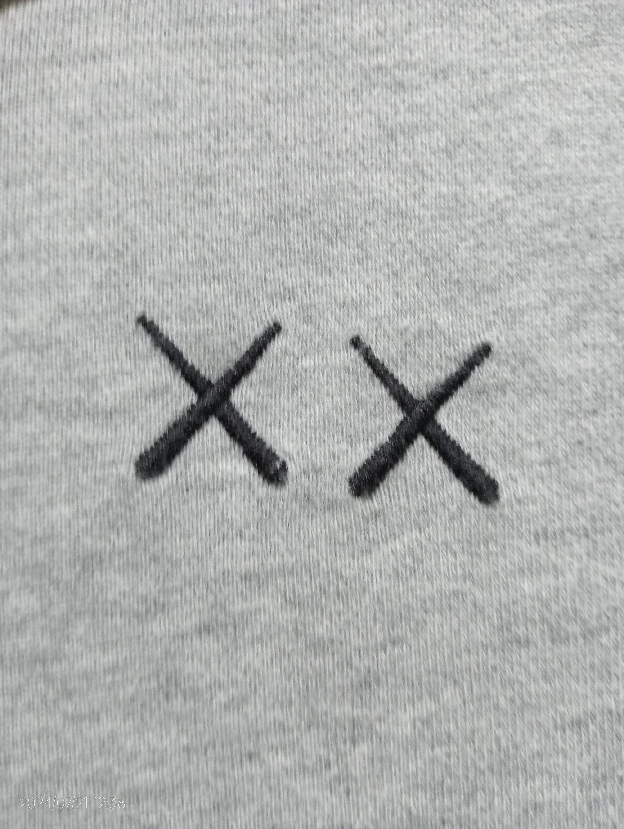 Kaws × Uniqlo Vintage KAWS X Sesame Street Pullover Hoodie Very Rare Size US M / EU 48-50 / 2 - 7 Thumbnail