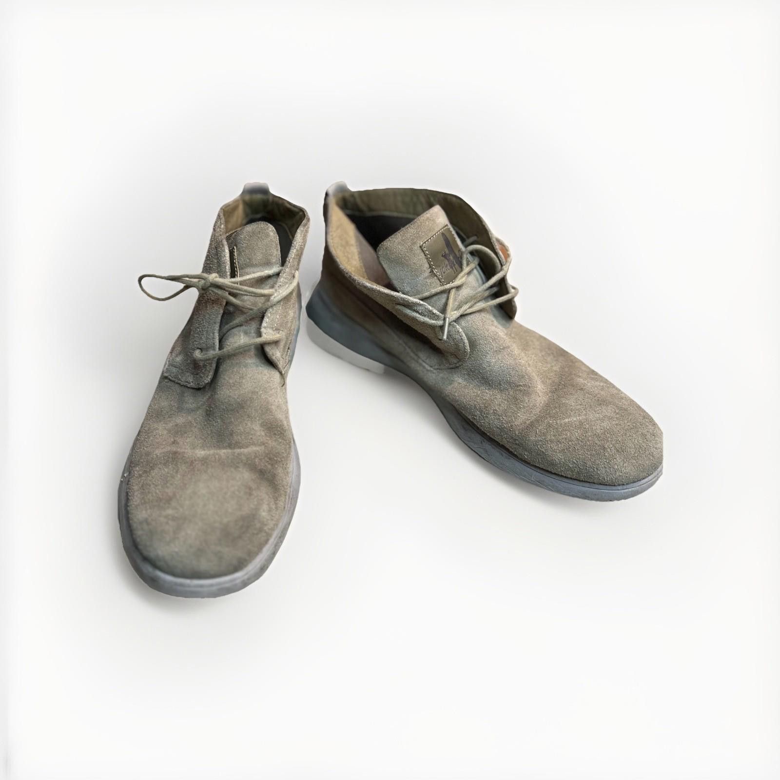 johnnie-O Johnnie-O Suede Chill-Chukka Boots Men 10M Taupe Lightweight Size US 10 / EU 43 - 1 Thumbnail