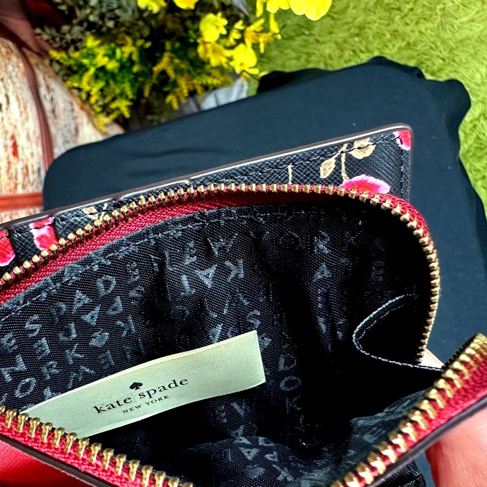Kate Spade Kate Spade Laurel Way Hazy Rose Small Shawn Red Roses Inside Size ONE SIZE - 5 Thumbnail