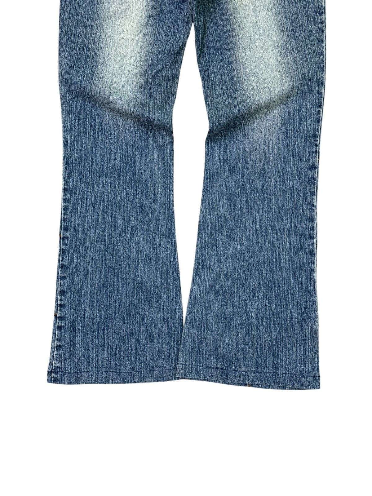 Hysteric Glamour FLARED SEBO RECONSTRUCTED DESIGN ELASTIC DENIM JEANS Size 28" / US 6 / IT 42 - 15 Thumbnail