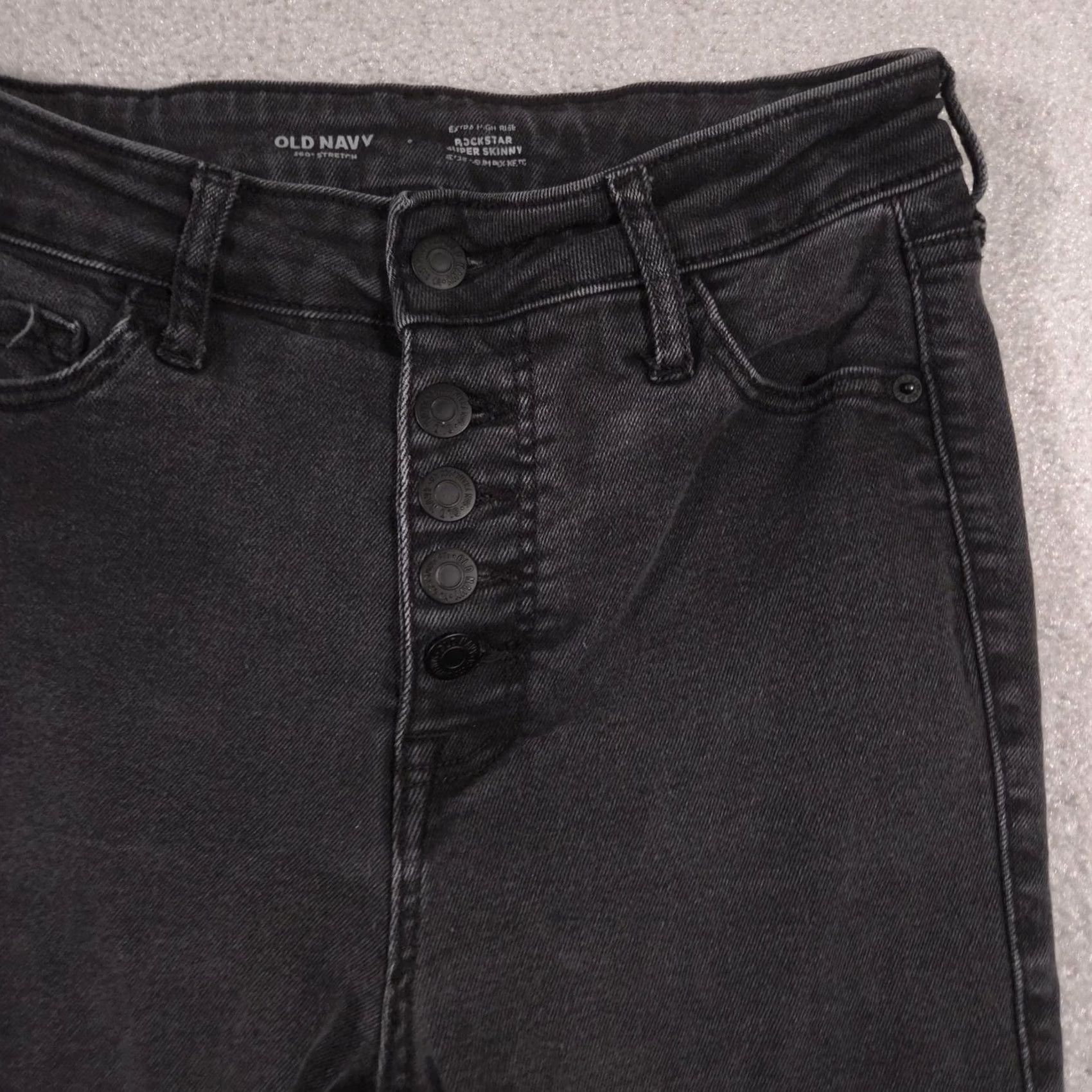 Old Navy Old Navy Rockstar Super Skinny Jeans Womens 6 Crop Black Extra High Rise Raw Hem Size 28" / US 6 / IT 42 - 4 Thumbnail