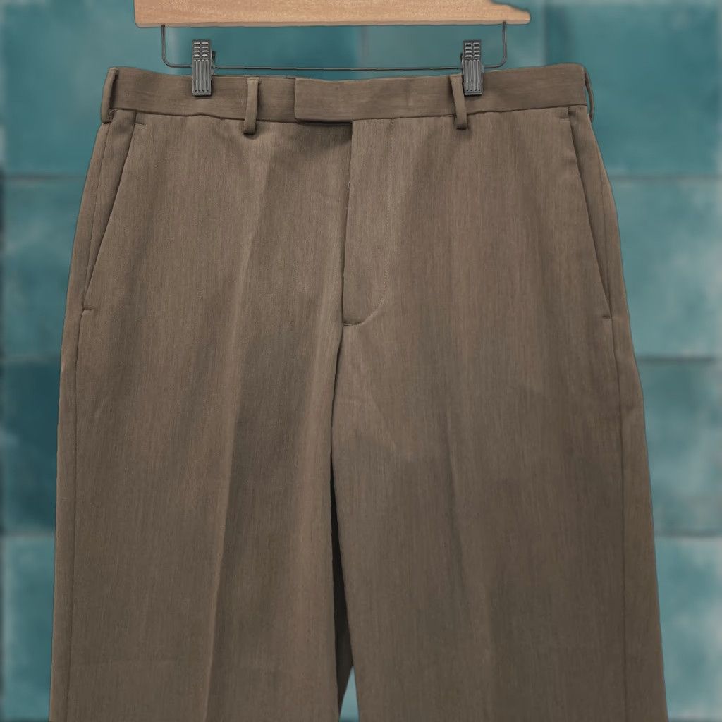 Vintage AXIST No Iron Dress Pants Mens 32x30 Brown Flat Front Straight Leg Mid Rise NWT Dress Pants Mens Brown Flat Front 32x30 Axist No Iron NWT Size US 32 / EU 48 - 1 Thumbnail