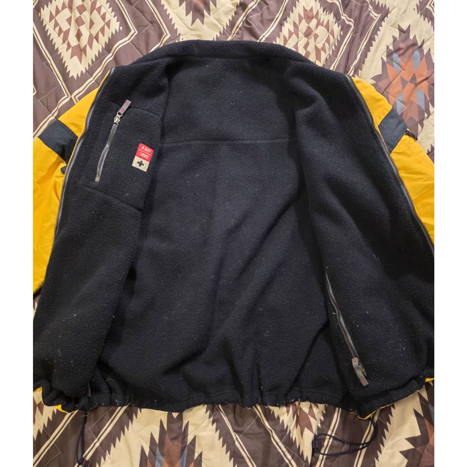 Abercrombie & Fitch VINTAGE Abercrombie & Fitch Jacket XL Men's Yellow Parka Fleece Lined Zip Full Zip Logo Embroidered Ski Outdoor 90s Winter Mens Size US XL / EU 56 / 4 - 3 Thumbnail