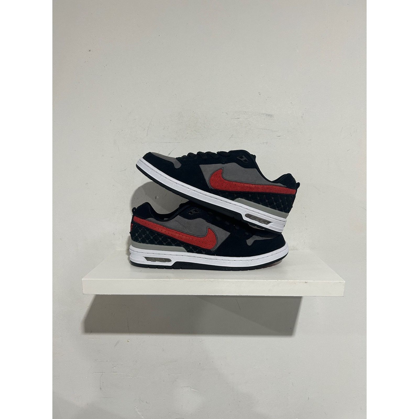 Nike NIKE SB ZOOM PAUL RODRIGUEZ 1 BRED SIZE 8.5 NEW Size US 8.5 / EU 41-42 - 1 Thumbnail