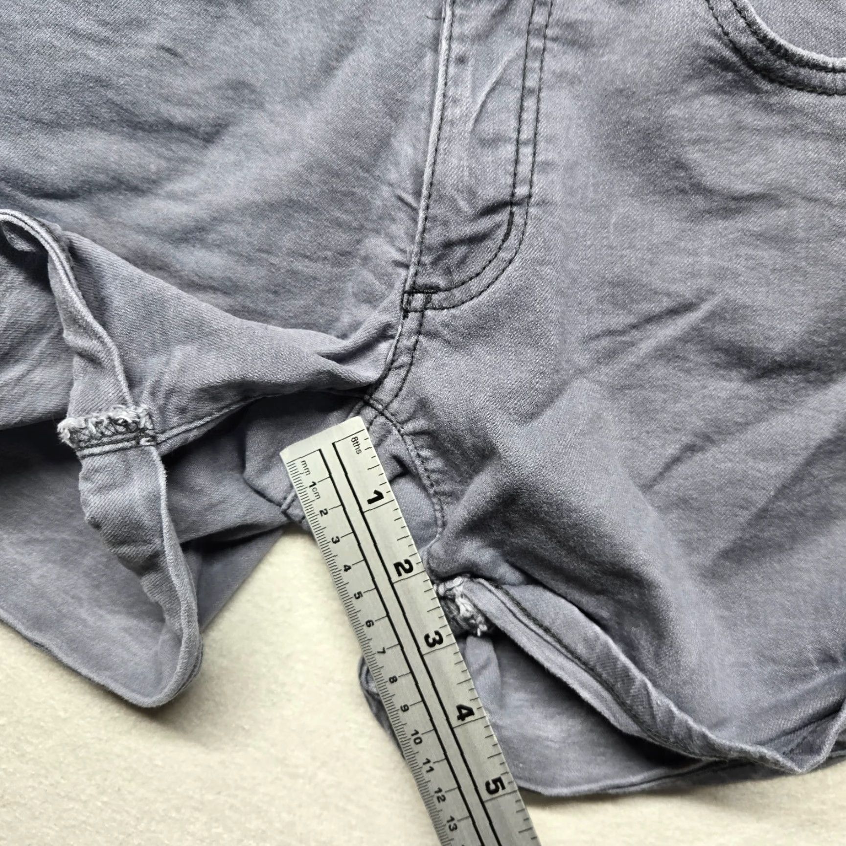 Denime VINTAGE SO Denim Gray Jean Shorts Women Junior Size 7 Low Rise Casual 5-Pocket Style Size 28" / US 6 / IT 42 - 5 Thumbnail