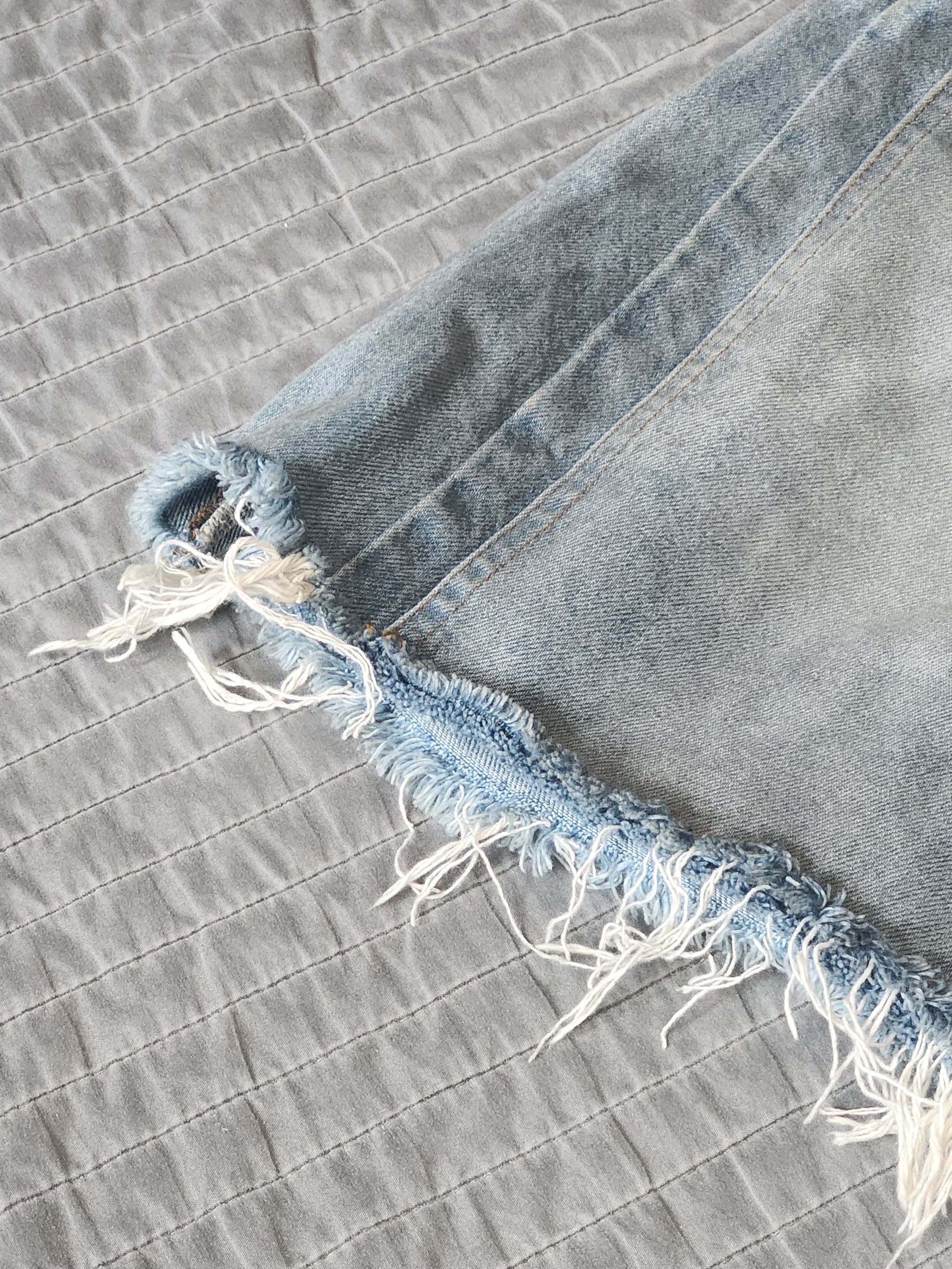 Dingyun Zhang Dingyun zhang distressed denim shorts Size US 34 / EU 50 - 5 Thumbnail