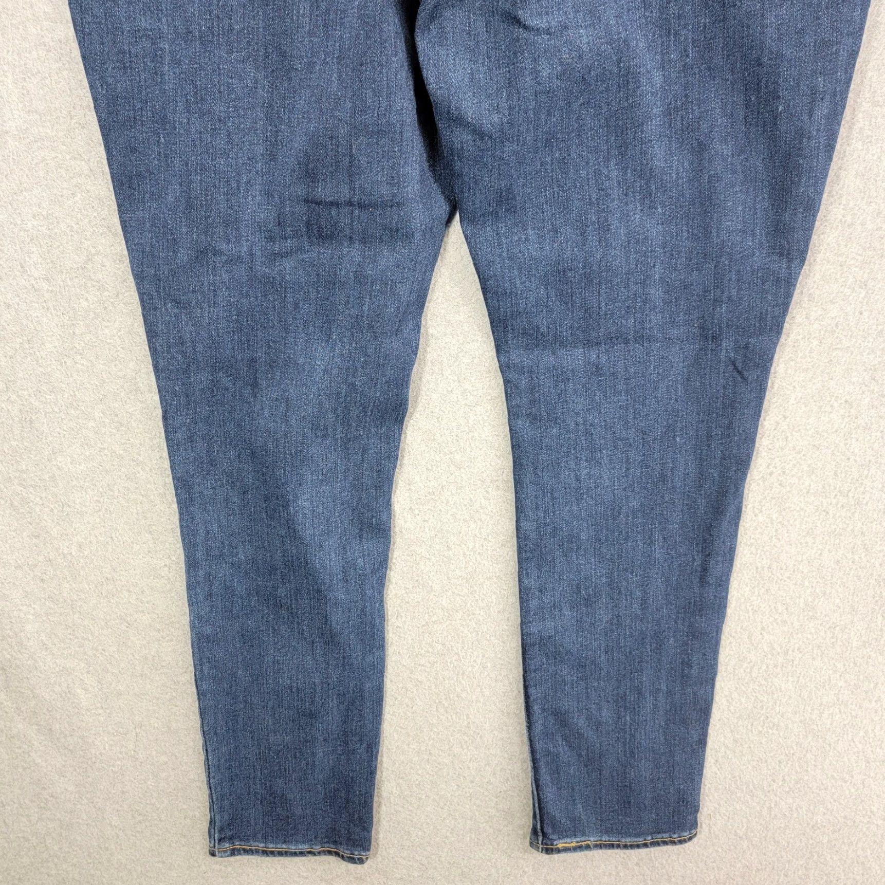 Levi's Levi's 311 Shaping Skinny Jeans Womens 32 Blue Medium Wash High Rise Regular Inseam 29 Comfort Pockets Denim 300 Series Size 24" / US 00 / IT 34 - 7 Thumbnail