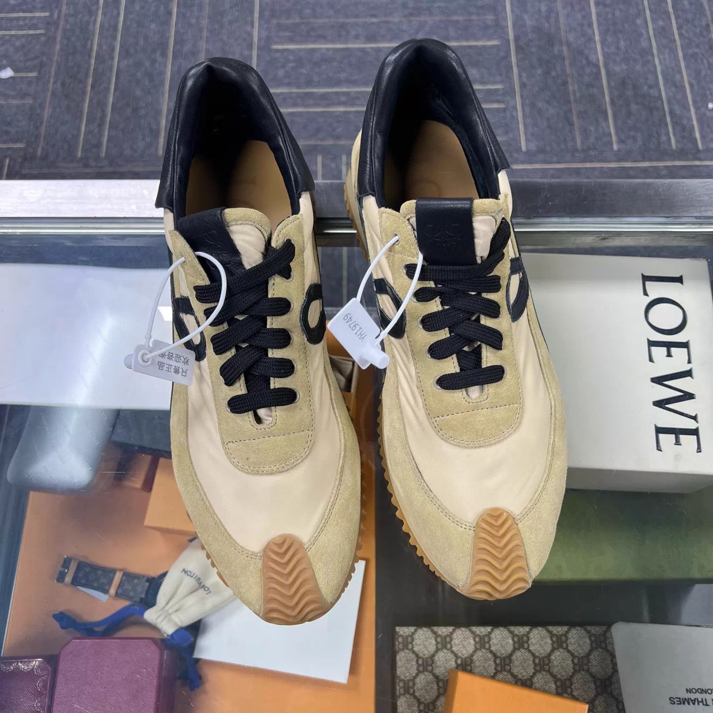 Louis Vuitton LOEWE Flow Runner Suede Brown 44 Size US 11 / EU 44 - 1 Thumbnail