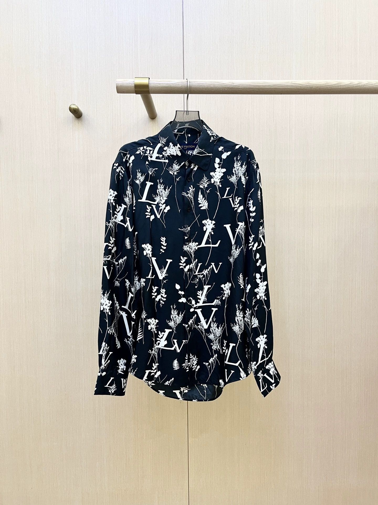 LV Used Black Wheat Print Shirt S