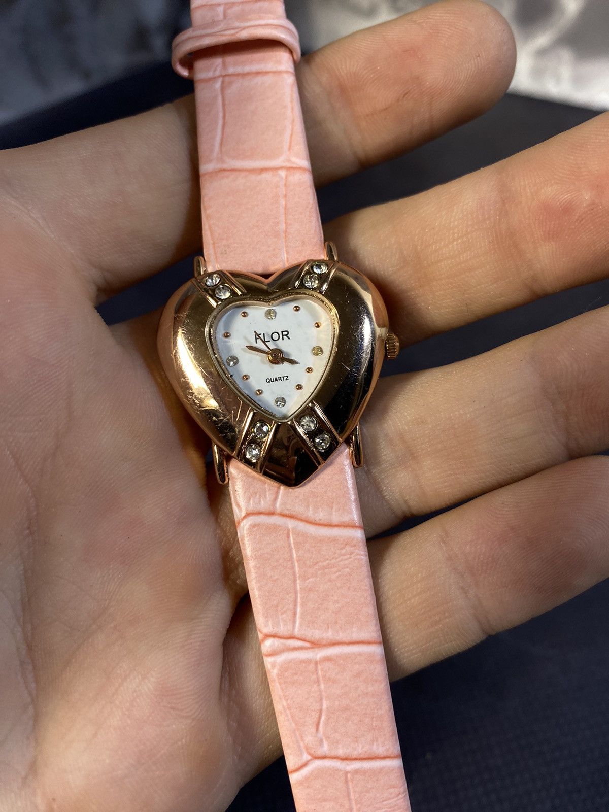 Vintage Heart-Shaped Gold Tone Watch with Pink Strap Japanese Brand Size ONE SIZE - 8 Thumbnail