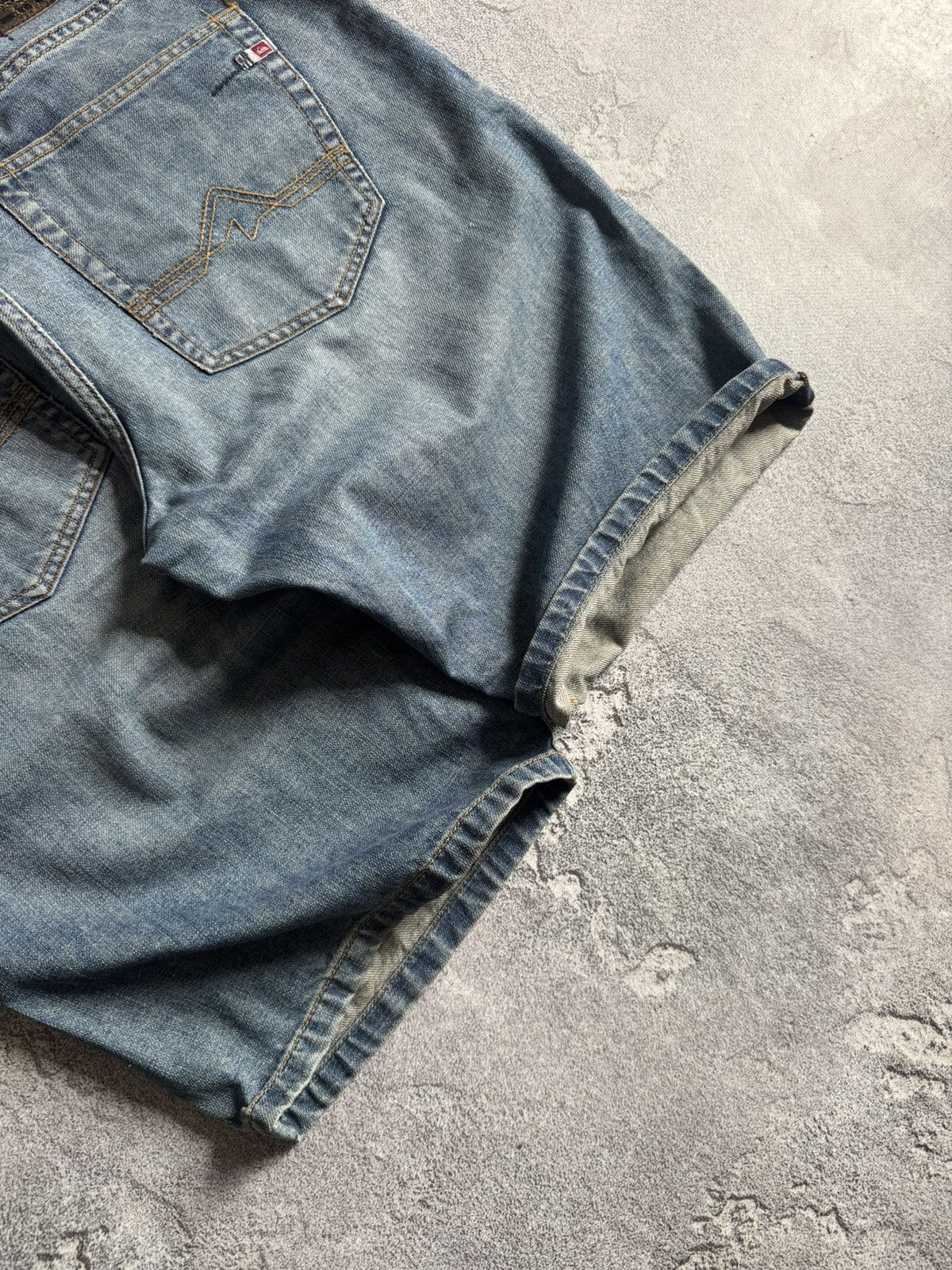 Quicksilver Quiksilver 36 vintage denim shorts 🩳 surf style Y2K Size US 36 / EU 52 - 3 Thumbnail