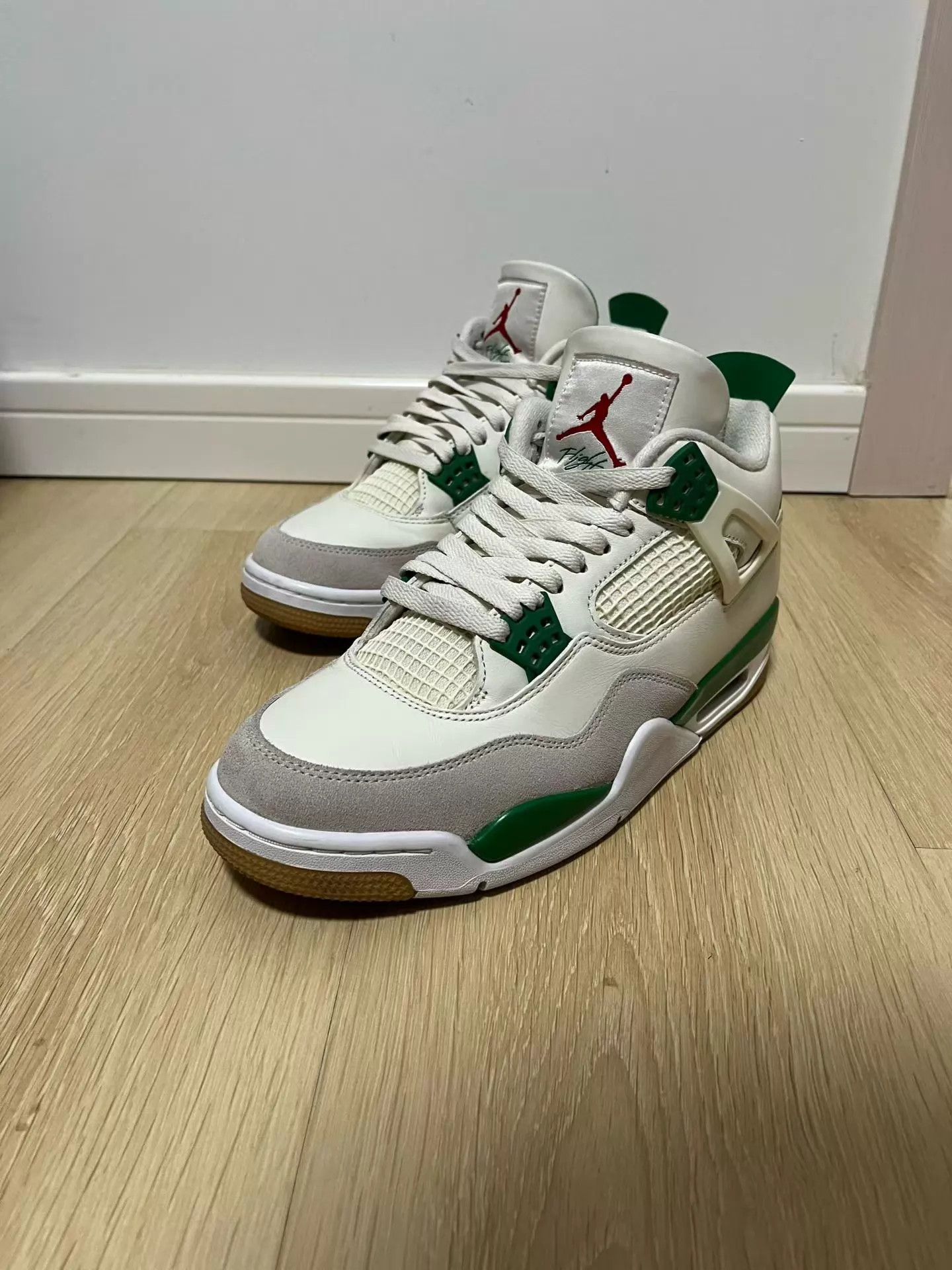 Nike Air Jordan 4 AJ4 x Nike SB White/Green 42.5 Worn OG box Size US 9.5 / EU 42-43 - 1 Thumbnail