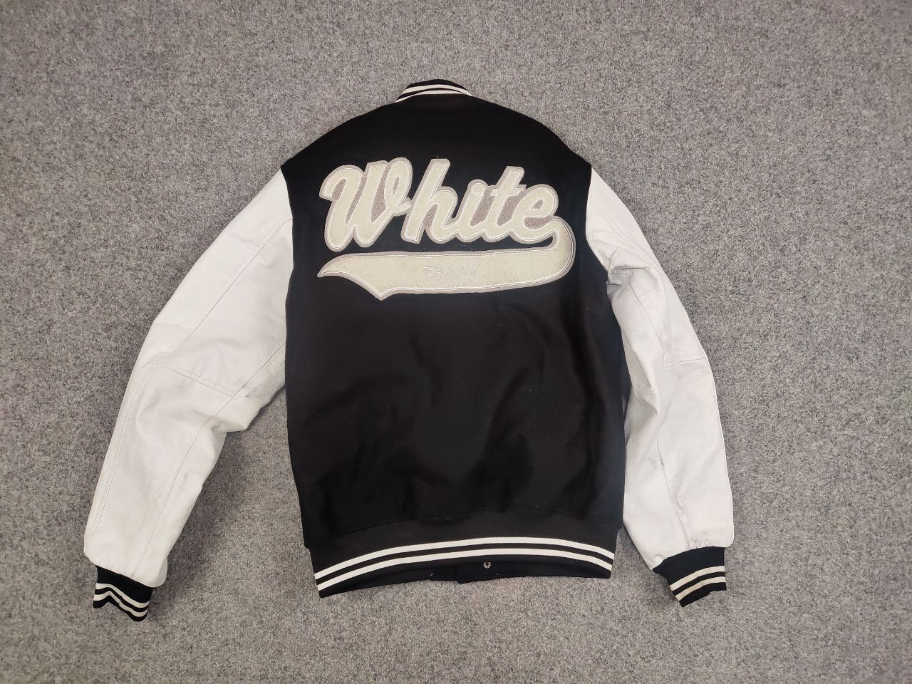 Japanese Brand Vintage 90's Japanese Black White Logo Varsity Bomber Jacket Size US L / EU 52-54 / 3 - 7 Thumbnail