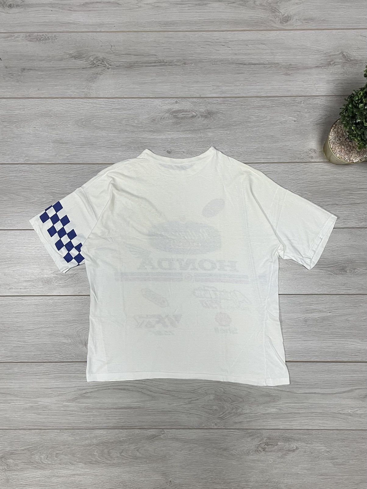Honda Honda Rothmans racing shell vintage t-shirt Size US L / EU 52-54 / 3 - 4 Thumbnail