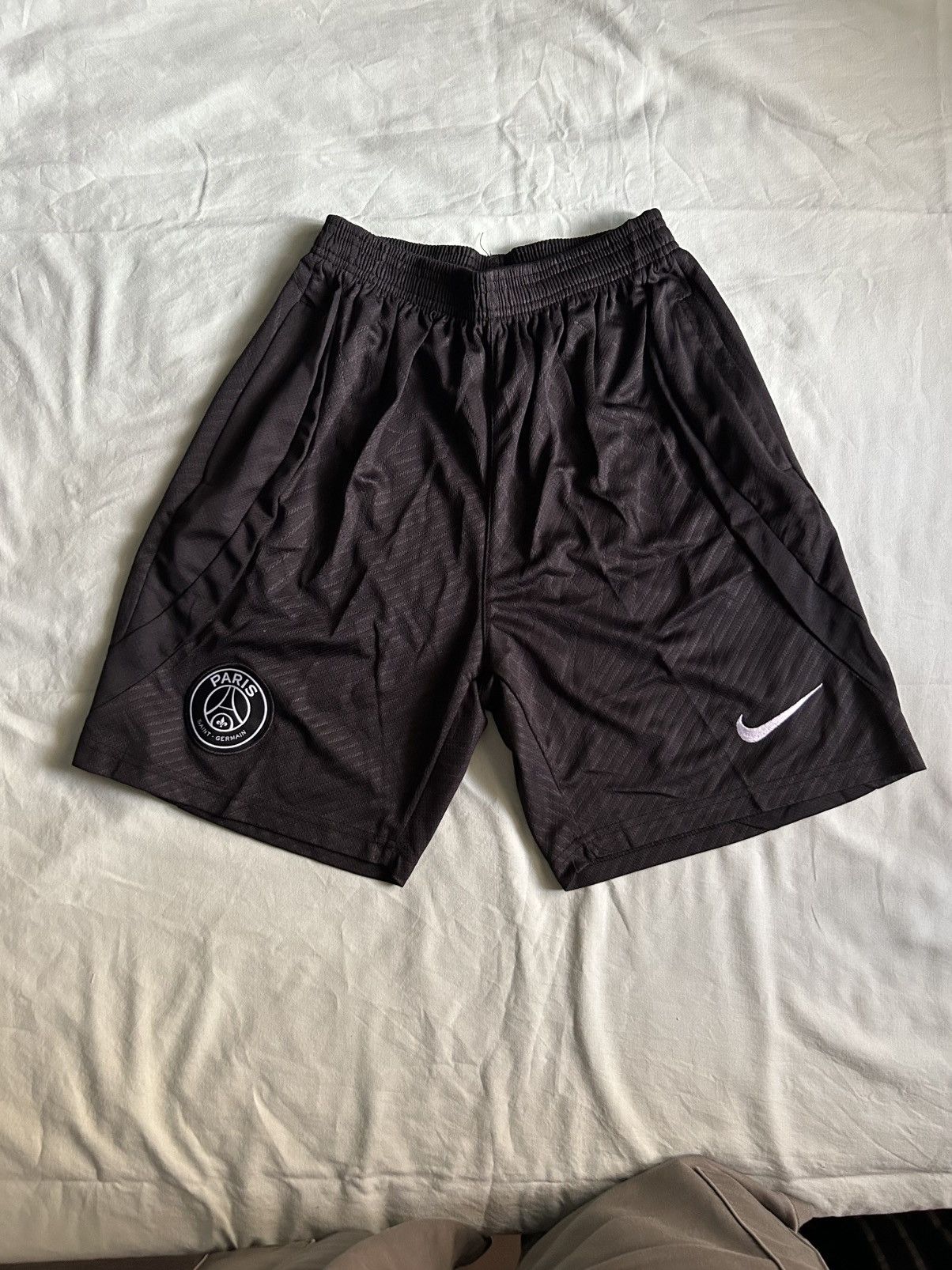 Nike Paris saint germain all black football jersey men’s Size US 38 / EU 54 - 1 Thumbnail