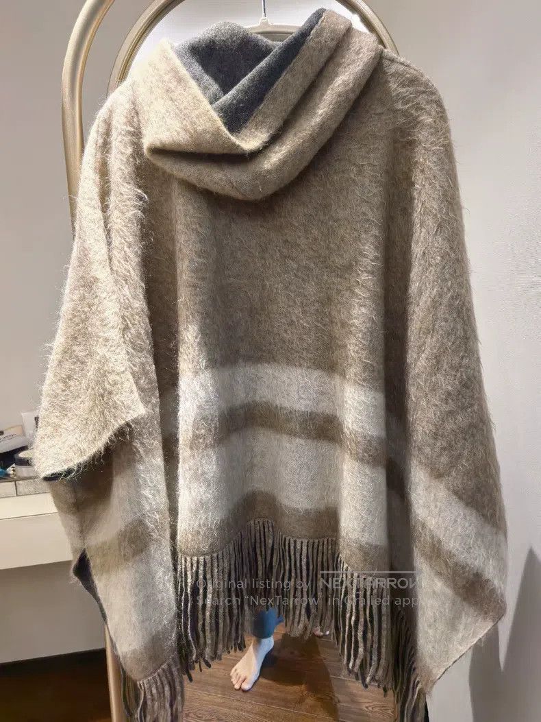 Brunello Cucinelli Brunello Cucinelli Autumn and Winter Shawl, Long Fur Style Size XS / US 0-2 / IT 36-38 - 8 Thumbnail