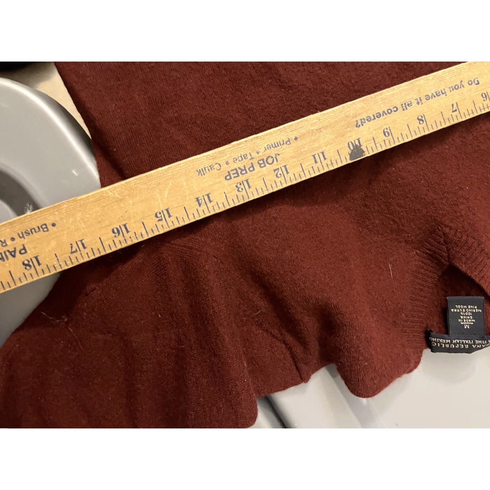 Banana Republic VINTAGE Banana Republic Extra Fine Merino Wool Sweater V Neck Maroon M Shrunken Men Pullover Knit Wool Long Sleeve Regular Fit OOAK Size US M / EU 48-50 / 2 - 5 Thumbnail