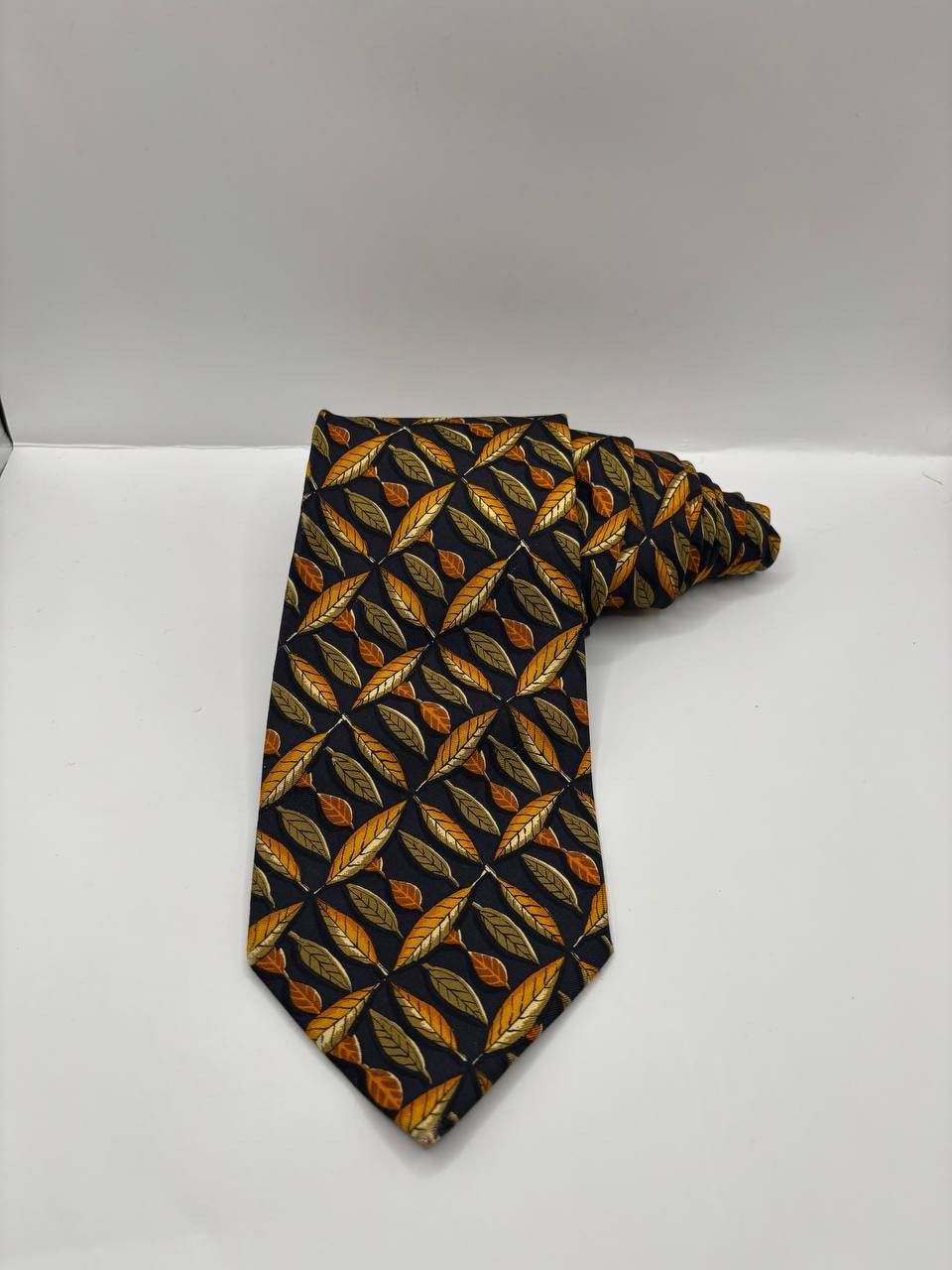Yves Saint Laurent Vintage Yves Saint Laurent Silk Tie | Navy Autumn Leaf Italy Size ONE SIZE - 11 Thumbnail