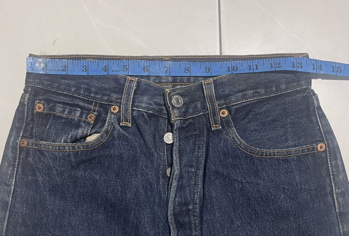 Jean Vintage 90s Levi's 501 Faded Blue Jeans Made in USA Size 28" / US 6 / IT 42 - 7 Thumbnail