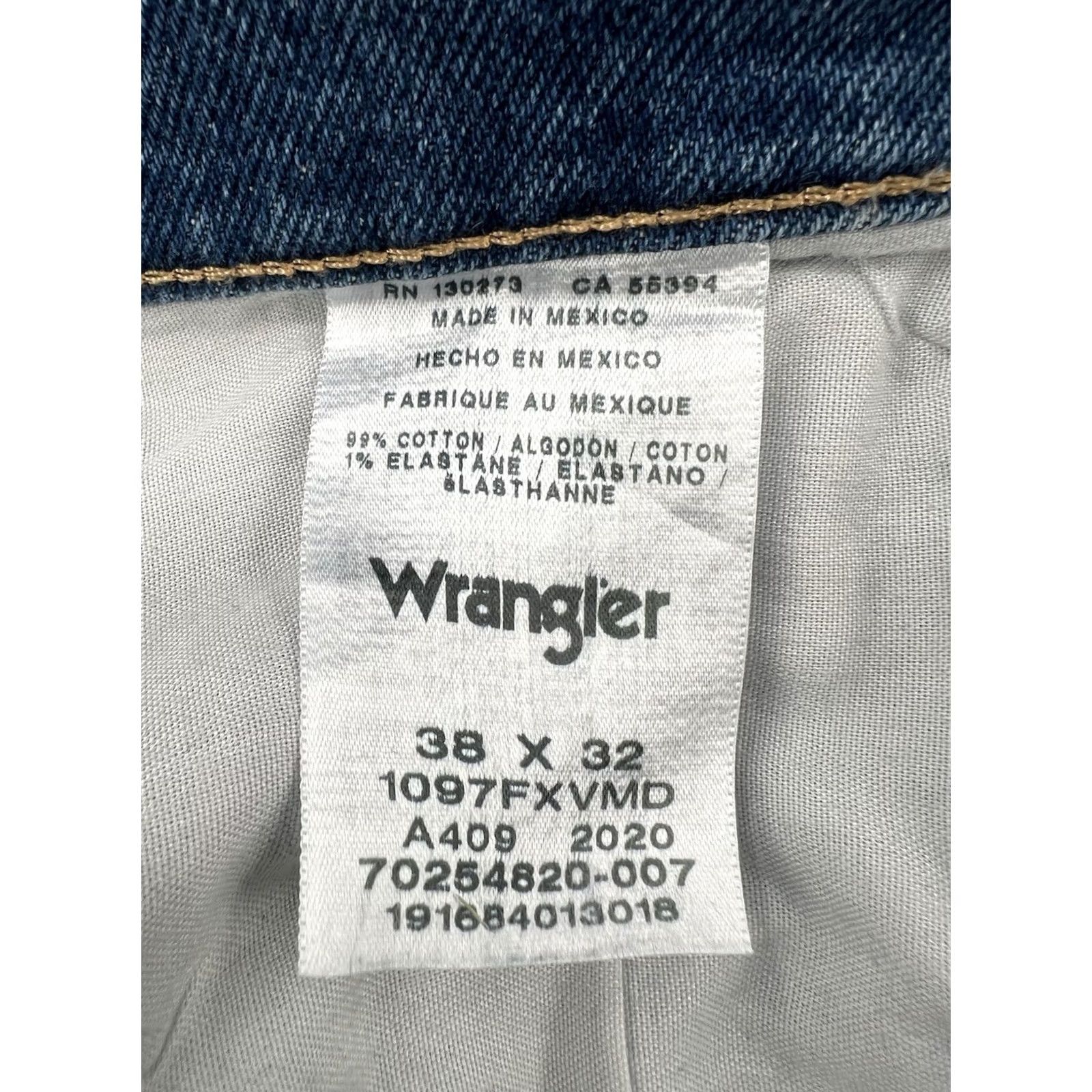 Wrangler Wrangler Jeans Men's Regular Fit Denim Medium Wash 38x32 Straight 5-Pocket Belt Loops Zipper Button Blue Size US 38 / EU 54 - 5 Thumbnail