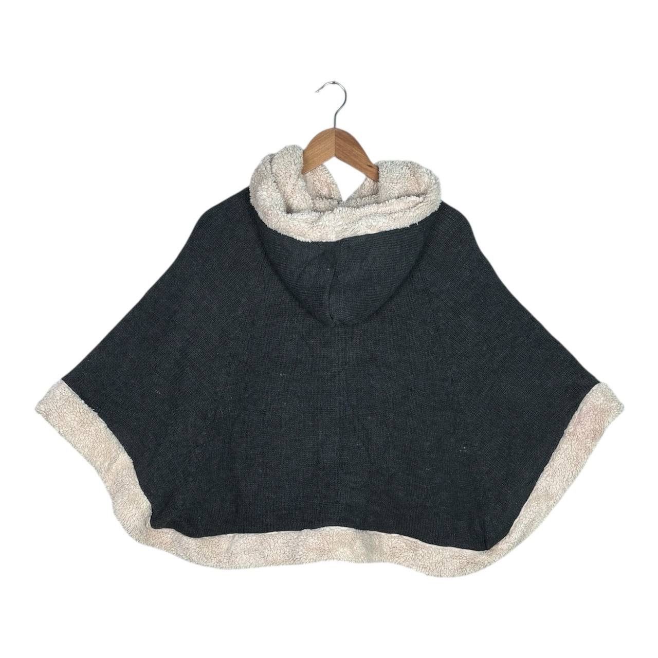 Japanese Brand Japanese Ho Jean Faux Fur Hooded Poncho Capes Cloak L Size US L / EU 52-54 / 3 - 2 Thumbnail