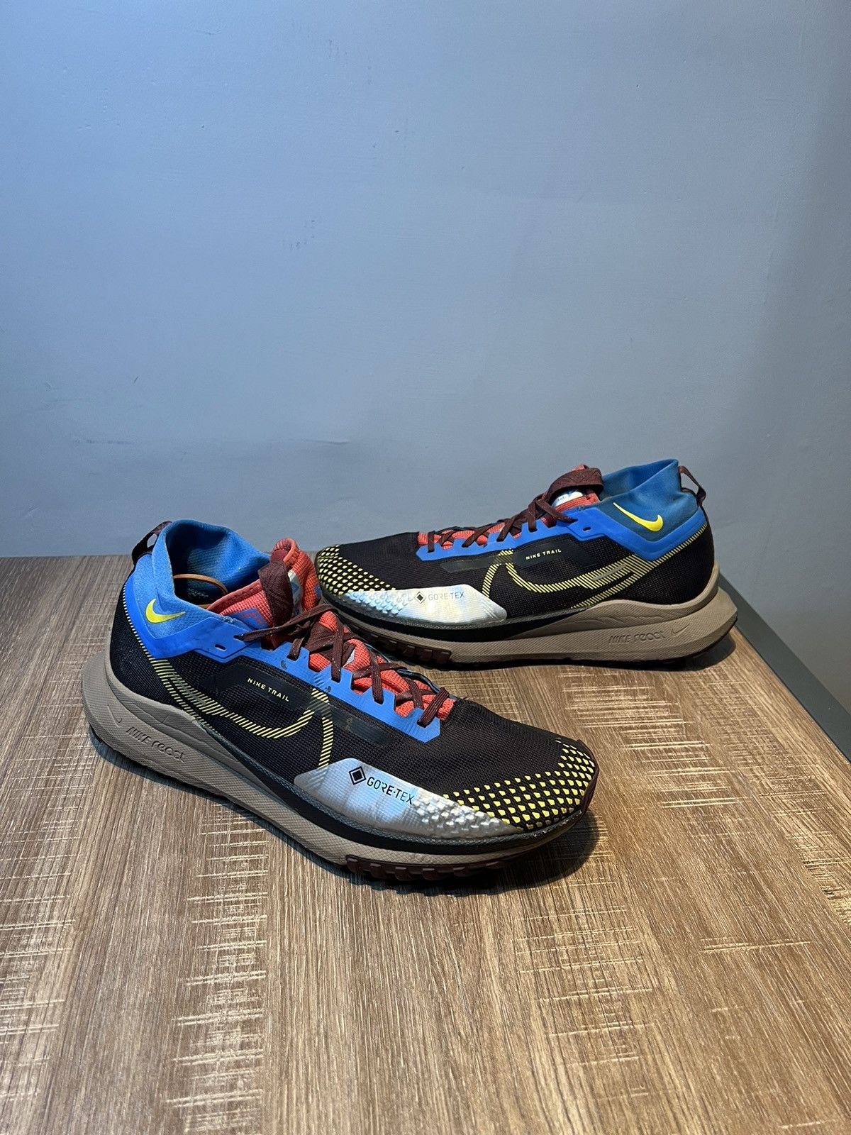 Nike Nike React Pegasus Trail 4 GORE-TEX Mens 13 Black Vivid Size US 13 / EU 46 - 2 Thumbnail