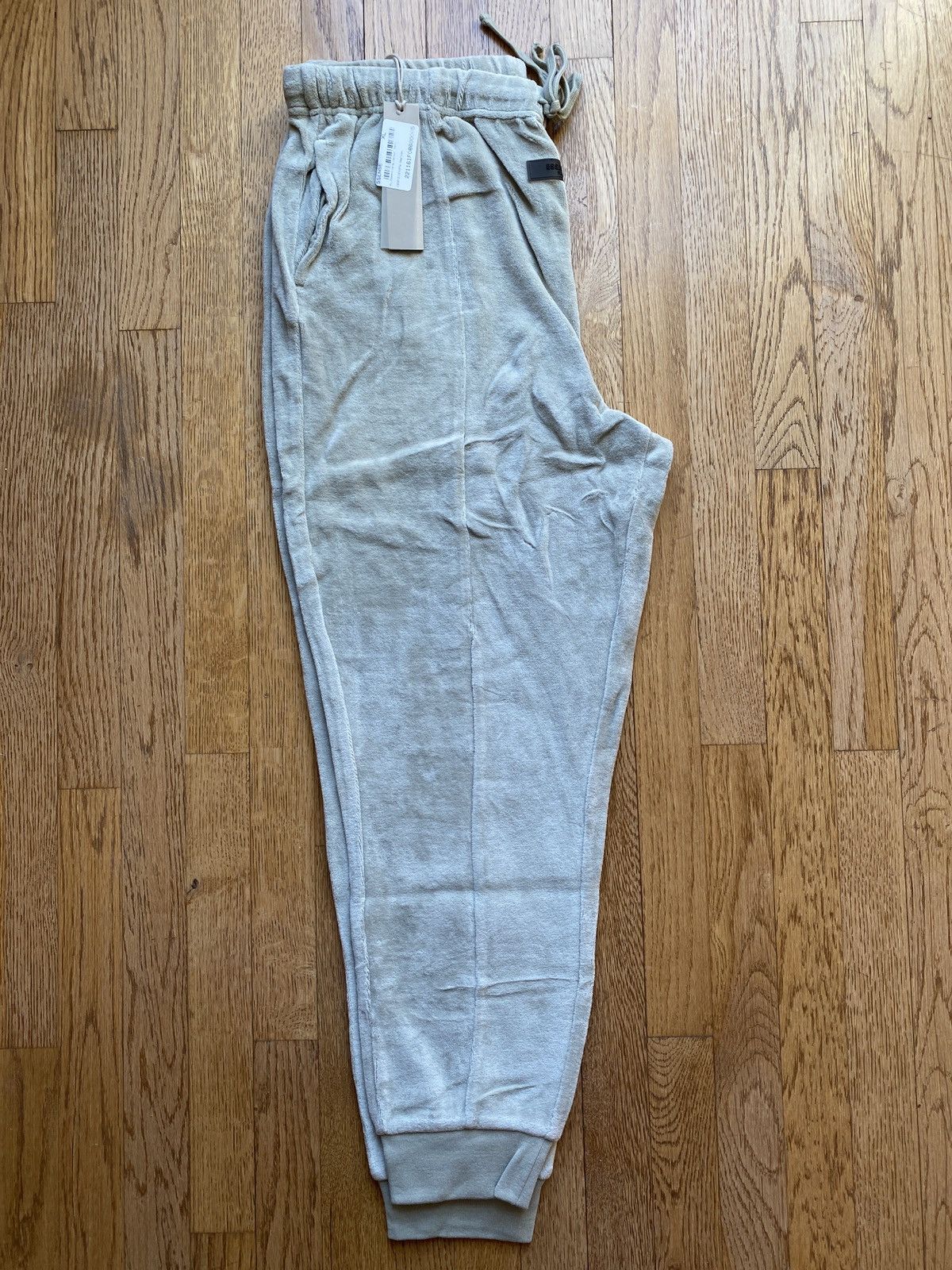 Essentials × Fear of God Fear of God Essentials Sweatpants Velour Sea foam Sz XL Size 34" / US 12 / IT 48 - 3 Thumbnail
