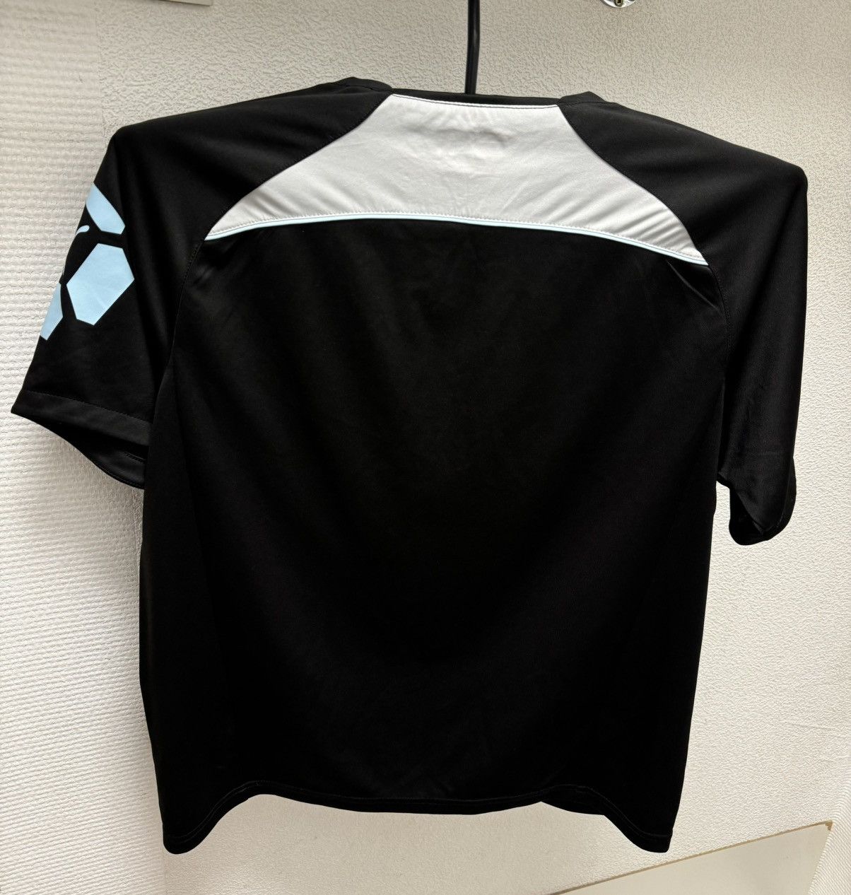 Puma Tottenham Hotspurs puma soccer jersey L sz black Size US L / EU 52-54 / 3 - 8 Thumbnail