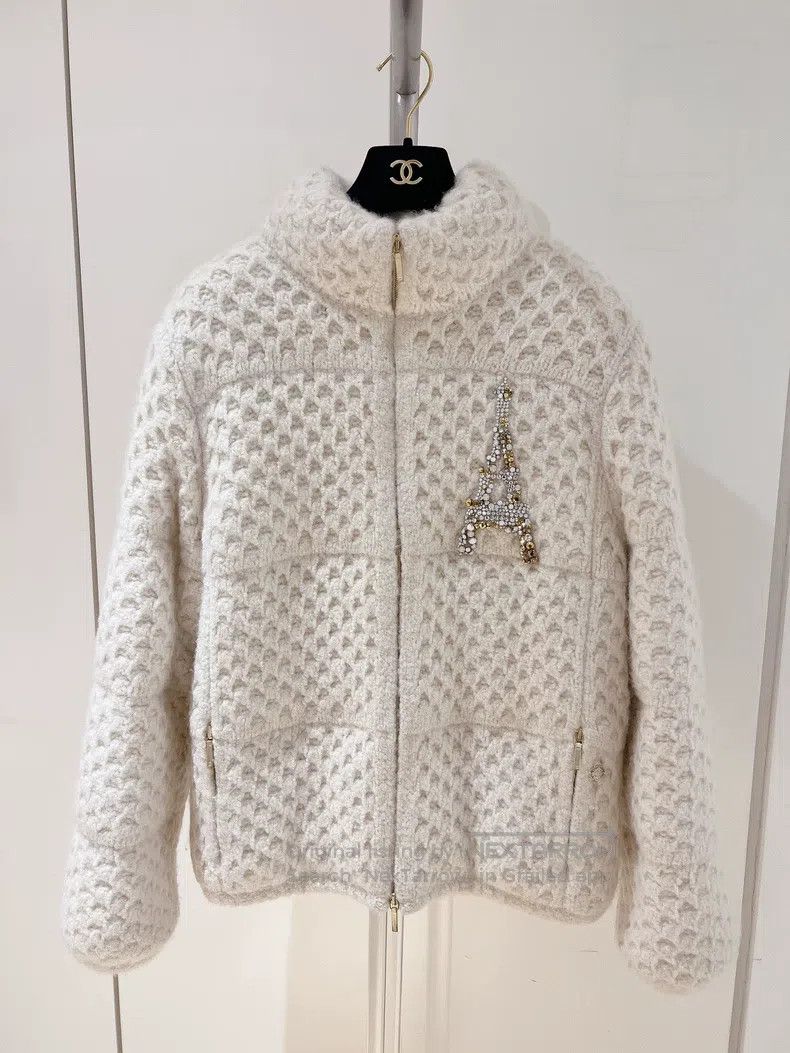 Chanel Chanel Metropolis Series Tower Down Jacket Size S / US 4 / IT 40 - 1 Thumbnail