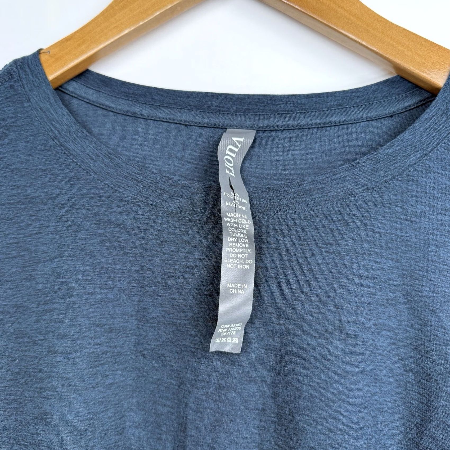 Vuori Vuori Strato Tech Long Sleeve Shirt Mens Large Blue Performance Stretch Tee Size US L / EU 52-54 / 3 - 2 Thumbnail