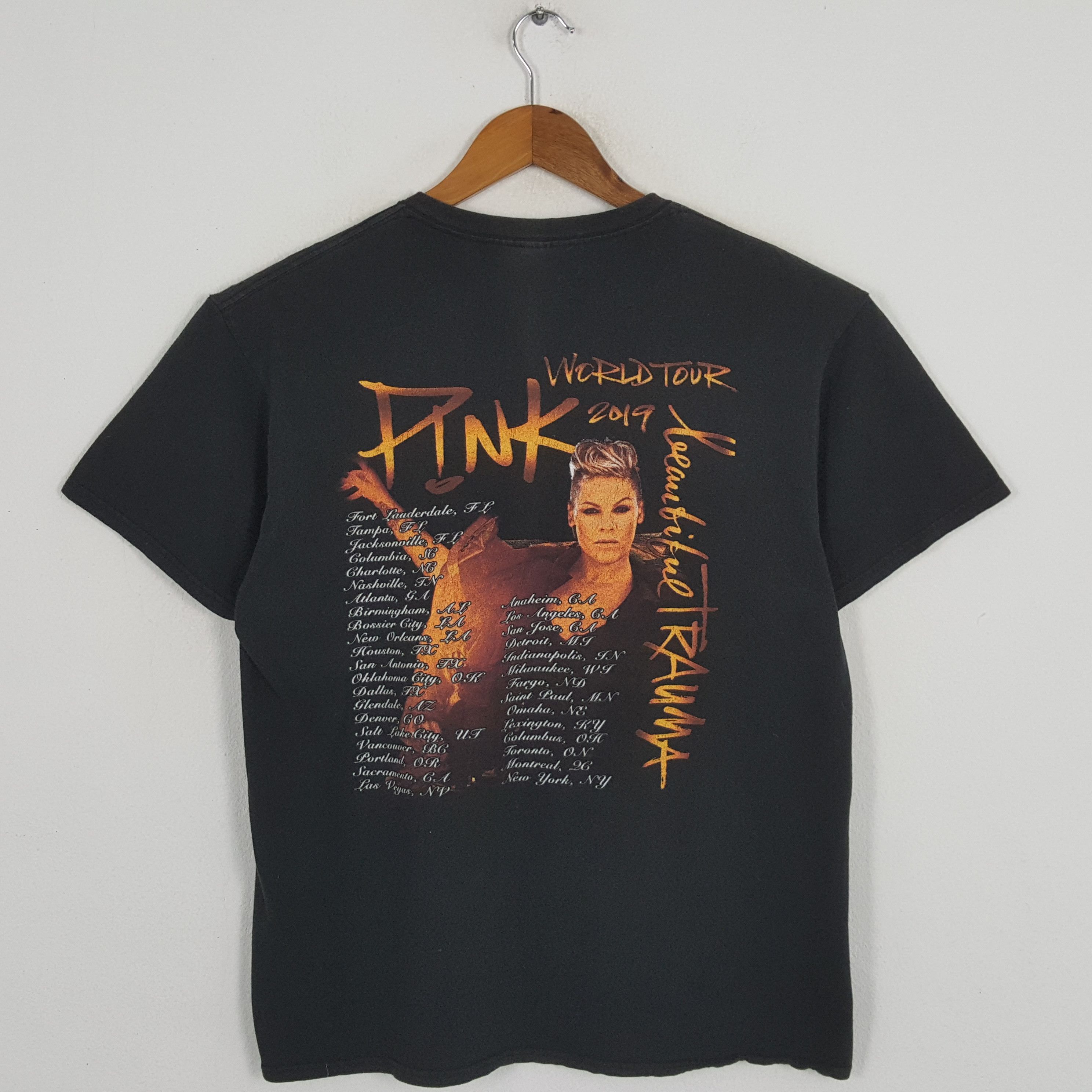 Band Tees × Vintage Vintage PINK TRAUMA American Singer Songwriter Tour T-Shirts Size US L / EU 52-54 / 3 - 3 Thumbnail