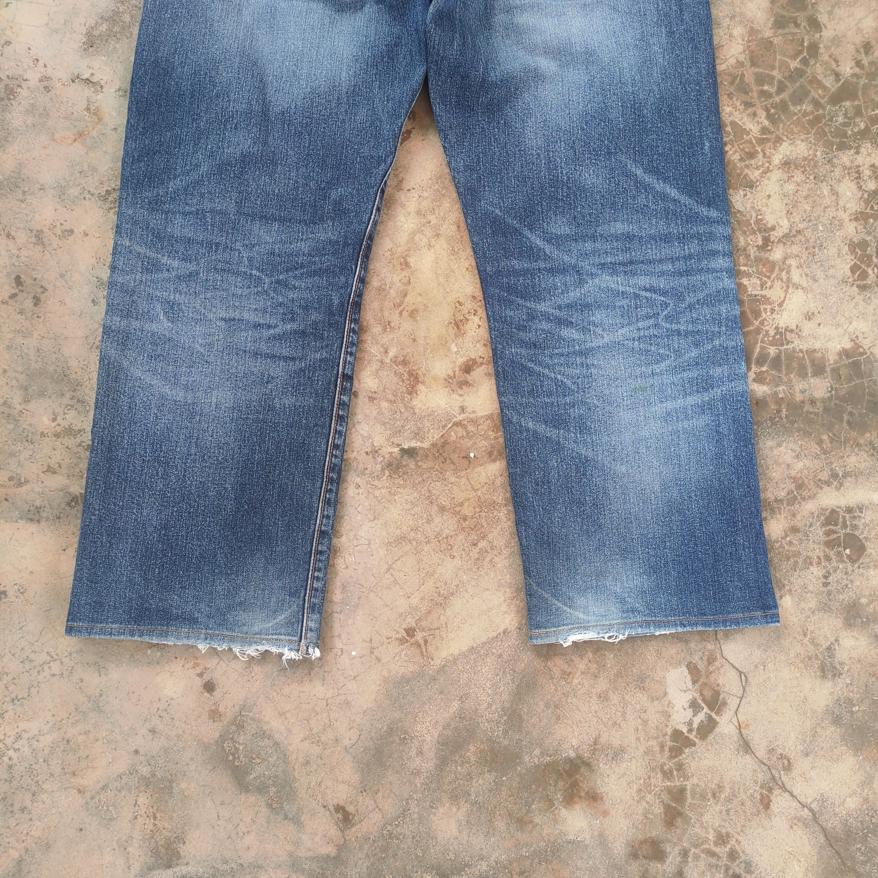 Levi's Vintage Clothing VINTAGE LEVI'S FADED DISTRESSED DENIM JEAN PANTS Size US 36 / EU 52 - 9 Thumbnail