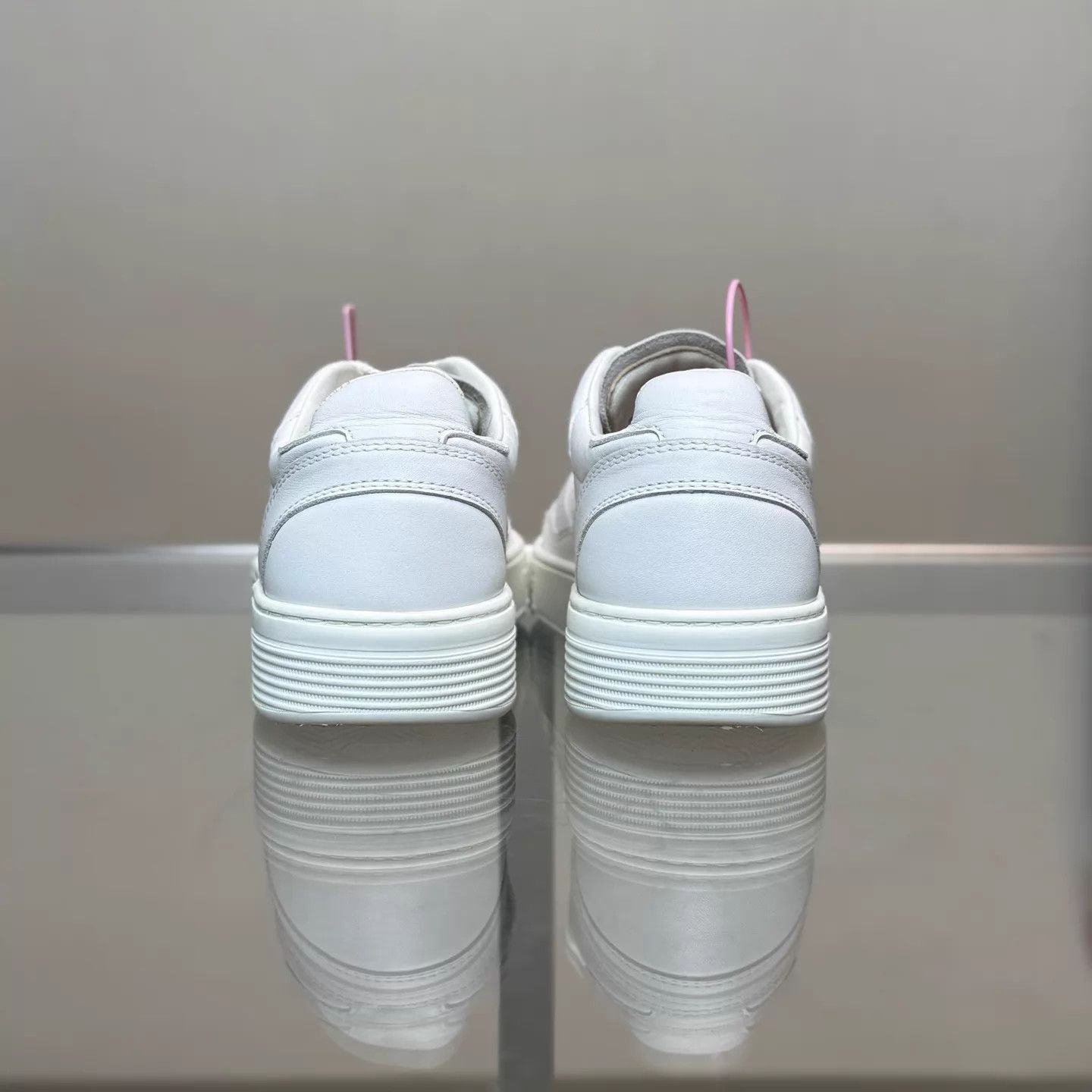 Chanel Chanel 23A CC logo white sneakers EU36.5 99 Size US 6 / IT 36 - 4 Thumbnail