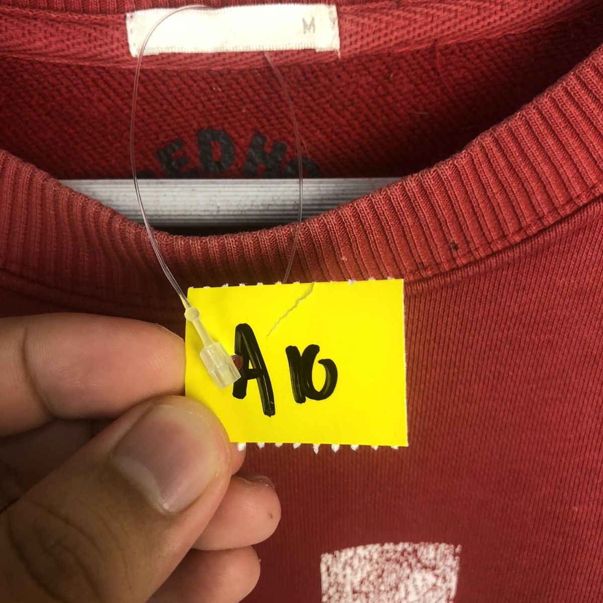 Band Tees GU Red Hot Chilli Peppers Red Sweatshirt #A10 Size US M / EU 48-50 / 2 - 11 Thumbnail