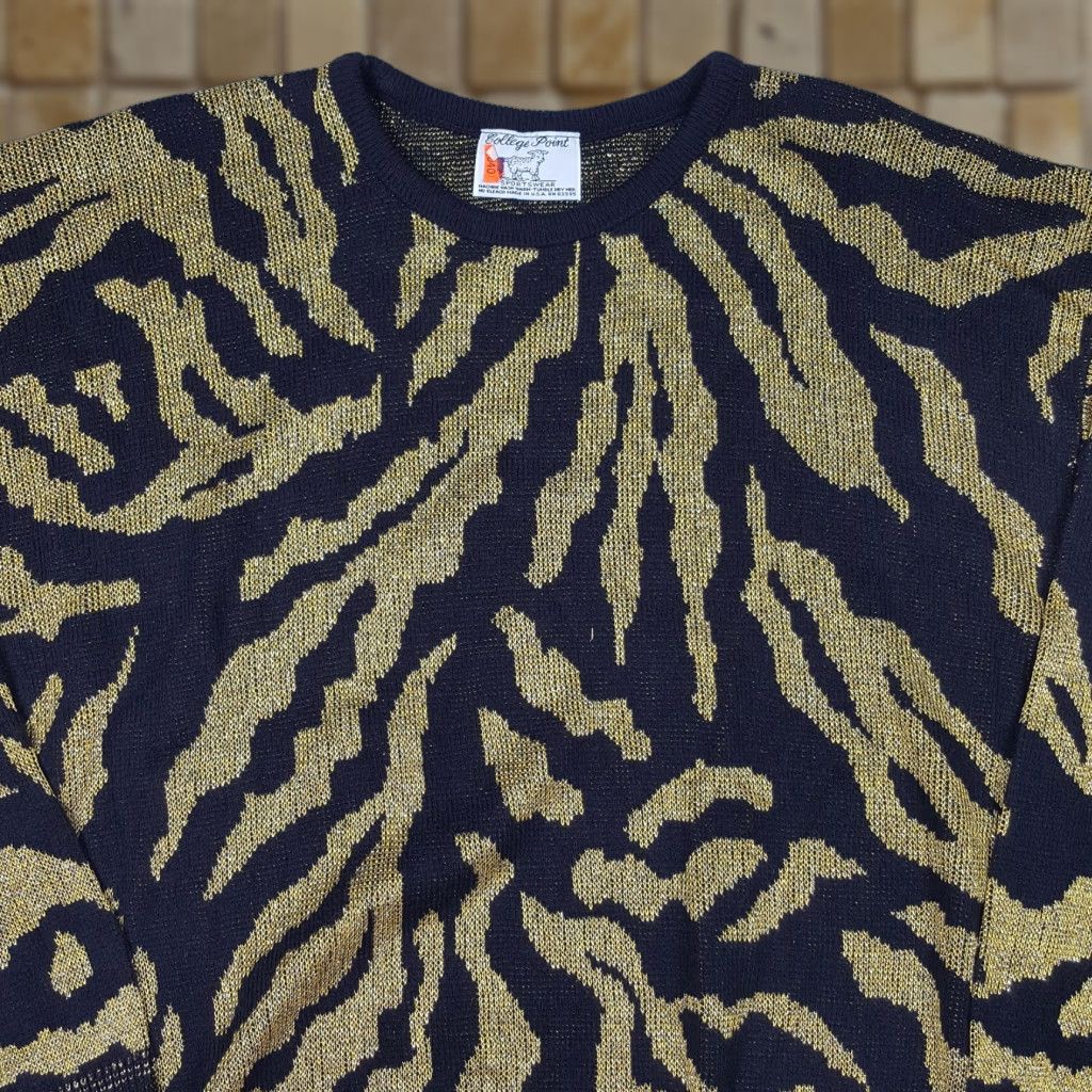 Vintage VINTAGE Shiny Gold Animal Print Women's Size M Knit Pullover Art Sweater NOS Size M / US 6-8 / IT 42-44 - 1 Thumbnail