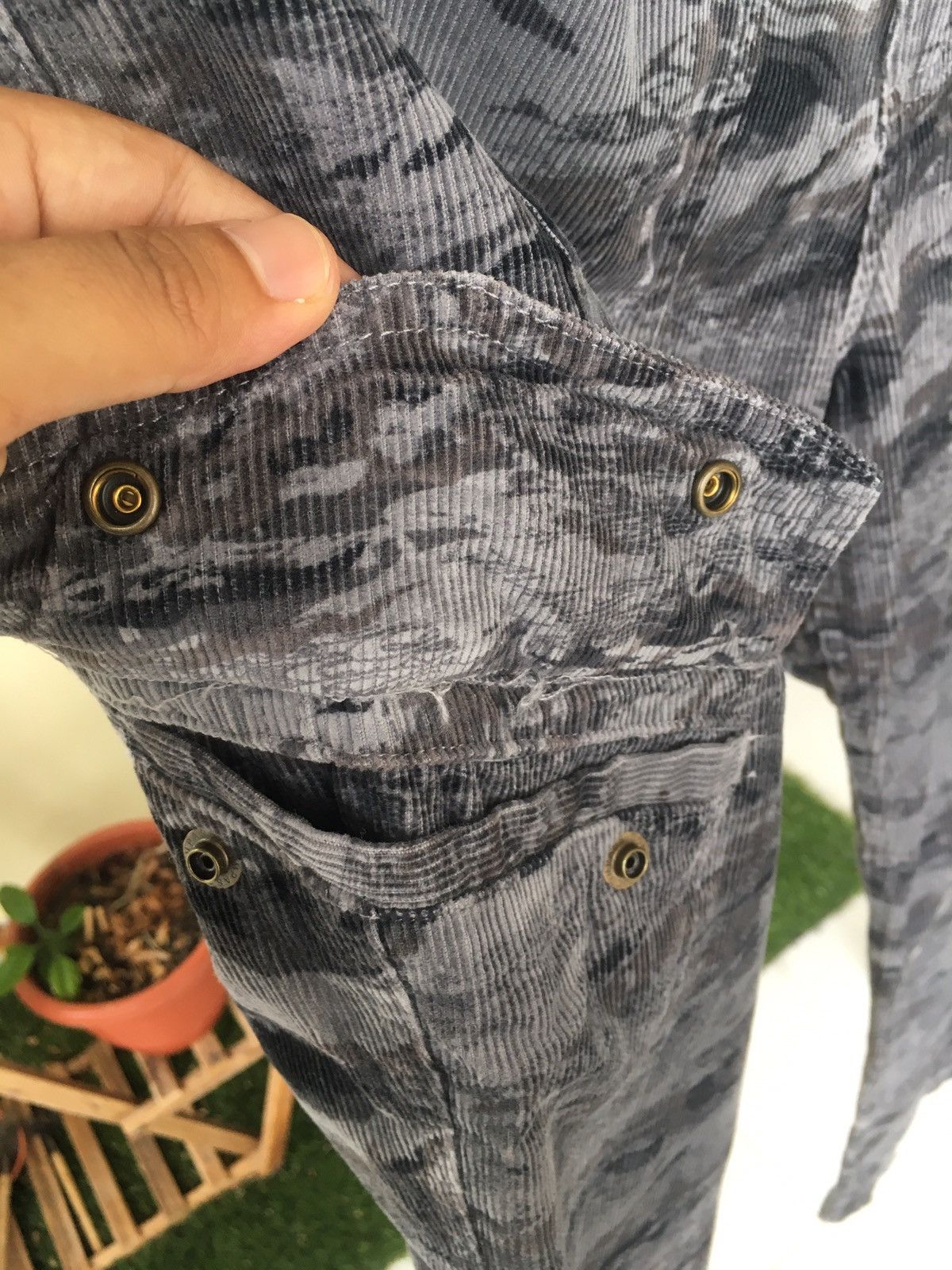 Oakley Oakley Corduroy Camo Cargo Pants Size 28" / US 6 / IT 42 - 5 Thumbnail