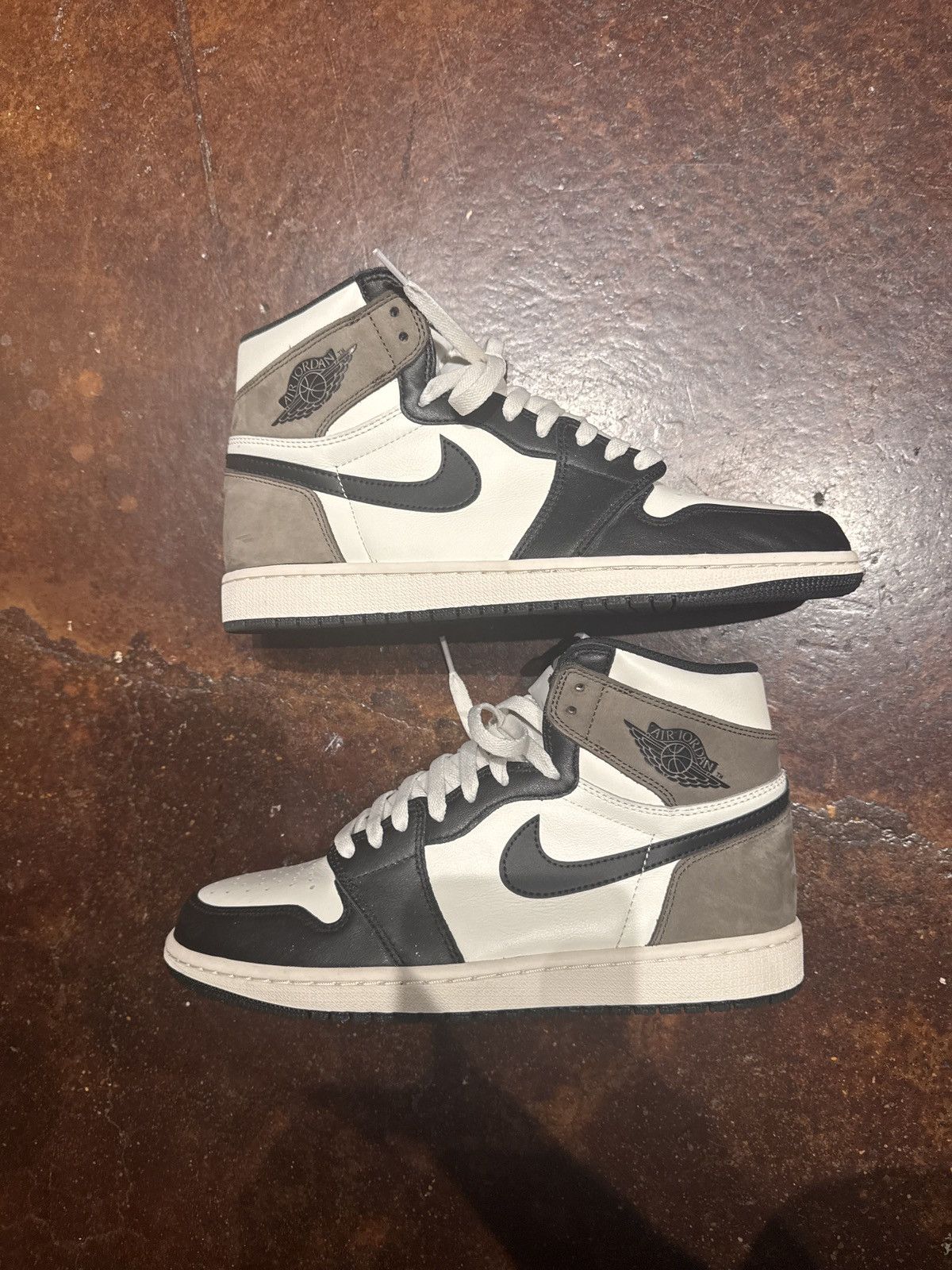 Jordan Brand Jordan 1 Mocha Size US 10 / EU 43 - 1 Thumbnail